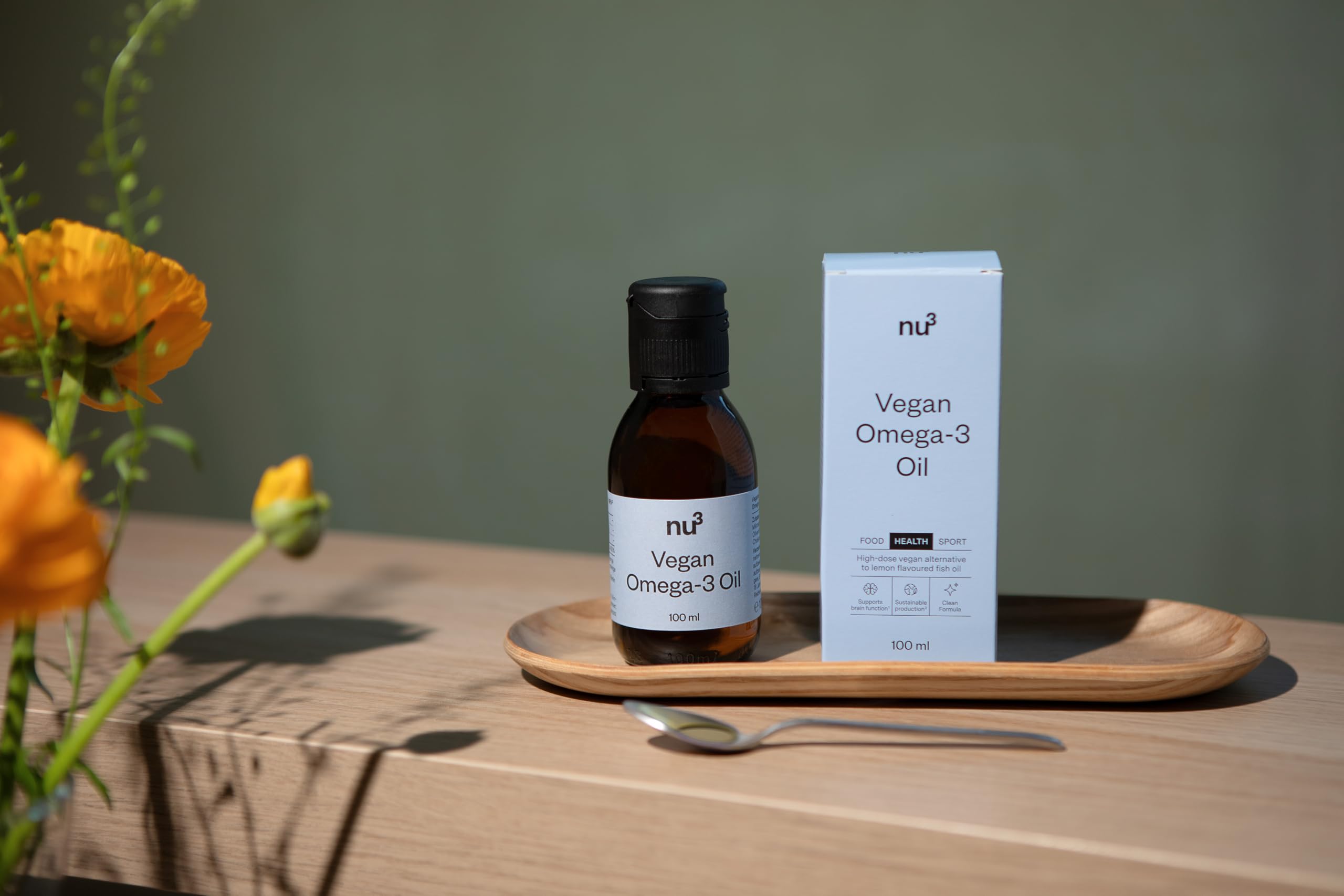 nu3 vegan Omega-3 Oil - Mikroalgenöl Öl, reich an DHA und EPA, Plus Vitamin D3, nachhaltig, fruchtiger Zitronengeschmack, vegan, pflanzliche Alternative für Fischöl, für Gehirn und Sehkraft – 2x100 ml