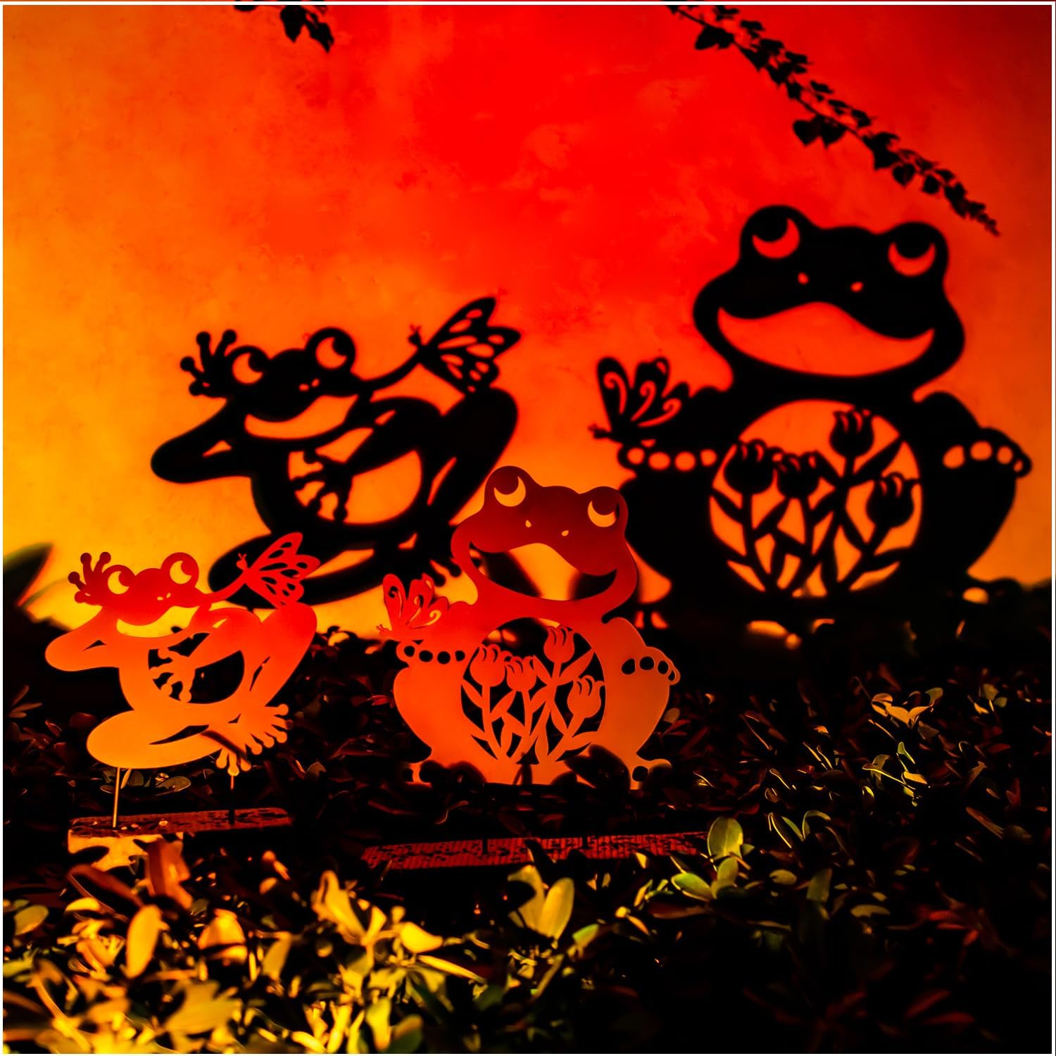 Frog Metal Decorative Garden Stakes Frog Gifts for Women Men Mom Birthday Gifts Silhouette Statues for Garden Decor, Yard Art, Patio, Outside, Lawn Ornaments, Outdoor Decorations