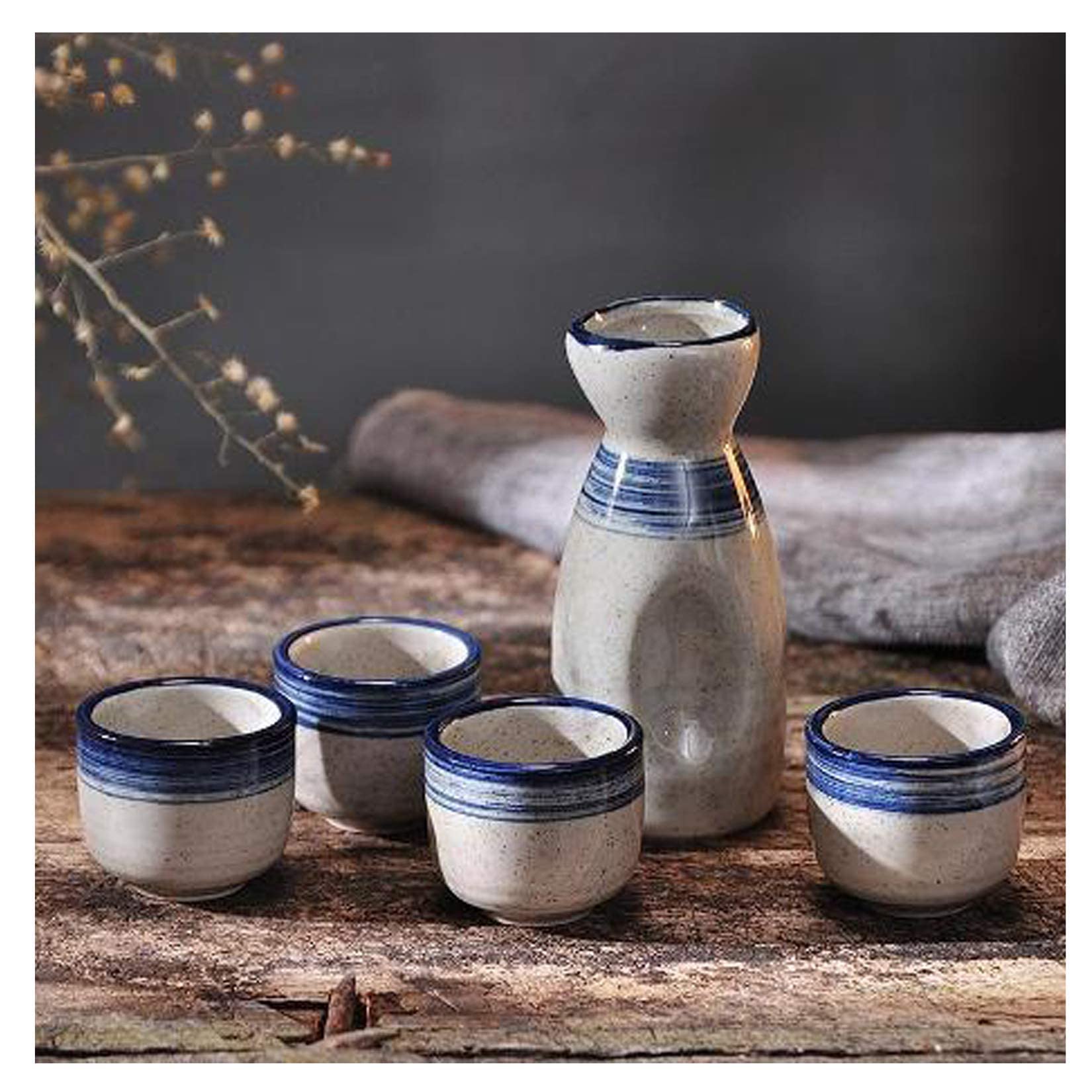 Amazon.com: EHVYBDX Sake Set Traditional Ceramic, 1 Bottle of Sake
