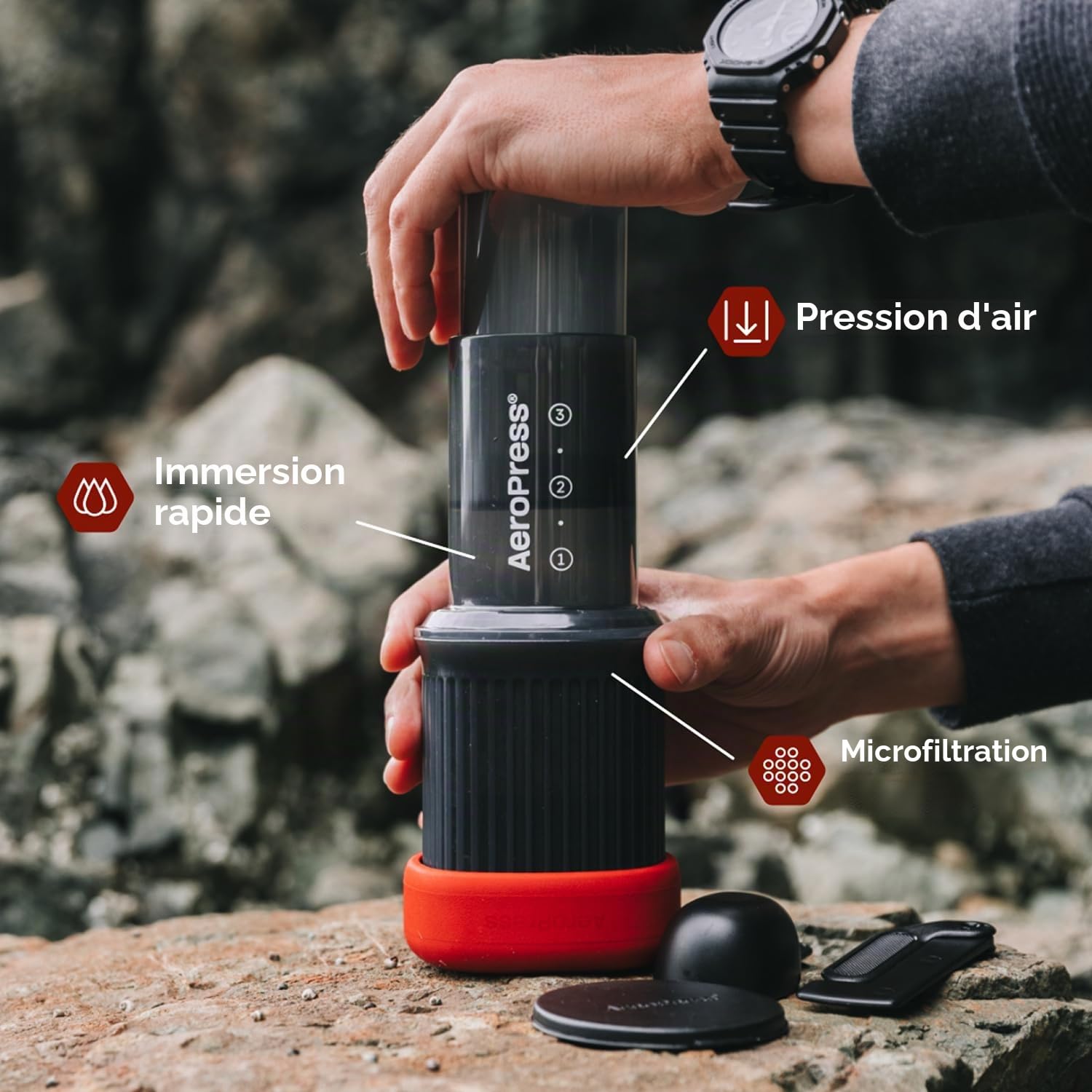 AeroPress Go cafetière portable extra-petite, idéale pour voyage, randonnée & camping, presse française tout-en-un, cafetière manuelle filtre & expresso, infusion en 2 min
