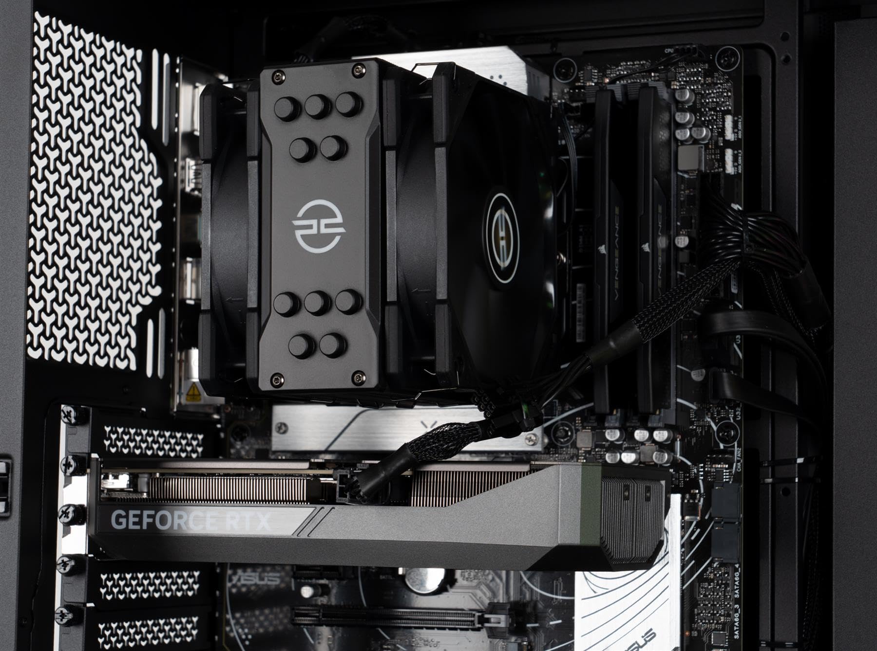 PCSpecialist Pro PC Gaming - AMD Ryzen 7 7700 3,80 GHz 8-Core, 32 GB DDR5 RAM, 8 GB GEFORCE RTX 5060 Ti, 2TB M.2 SSD, Windows 11