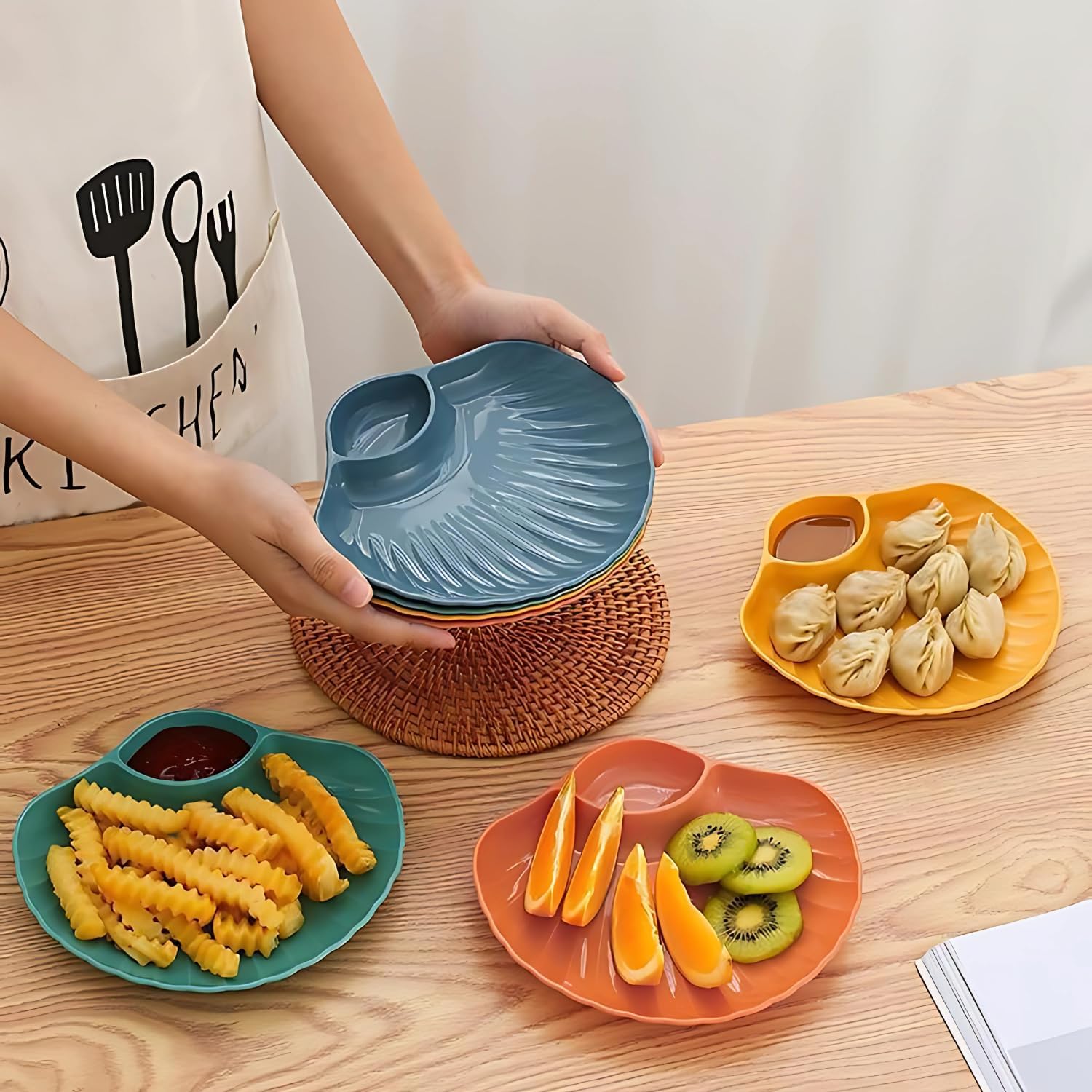 JNdabhi Shell-Shaped Plates, 7.28"Inch, Set of 4 | Appetizers Serving Dishes for Snacks, Chips, Pasta & Momos | Lightweight & Divided Dishes | Wheat Straw Plate for Serving Snacks for Parties & Picnic 1
