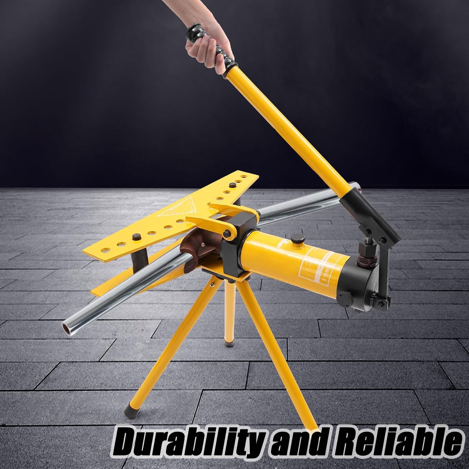 Curvatubi idraulica con 6 stampi, capacità 10 tonnellate per tubi da 13-34 mm, curvatura fino a 90° per progetti di riscaldamento e costruzione