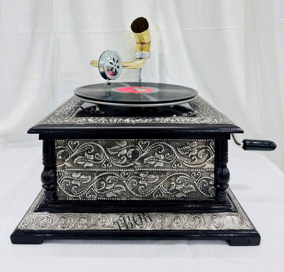 Vintage Gramophone Record Player Wooden Base with Floral Carvings Gold Horn Speaker Antique-Looking Replica Gramophone (Square Silver Carving Gramaphon)