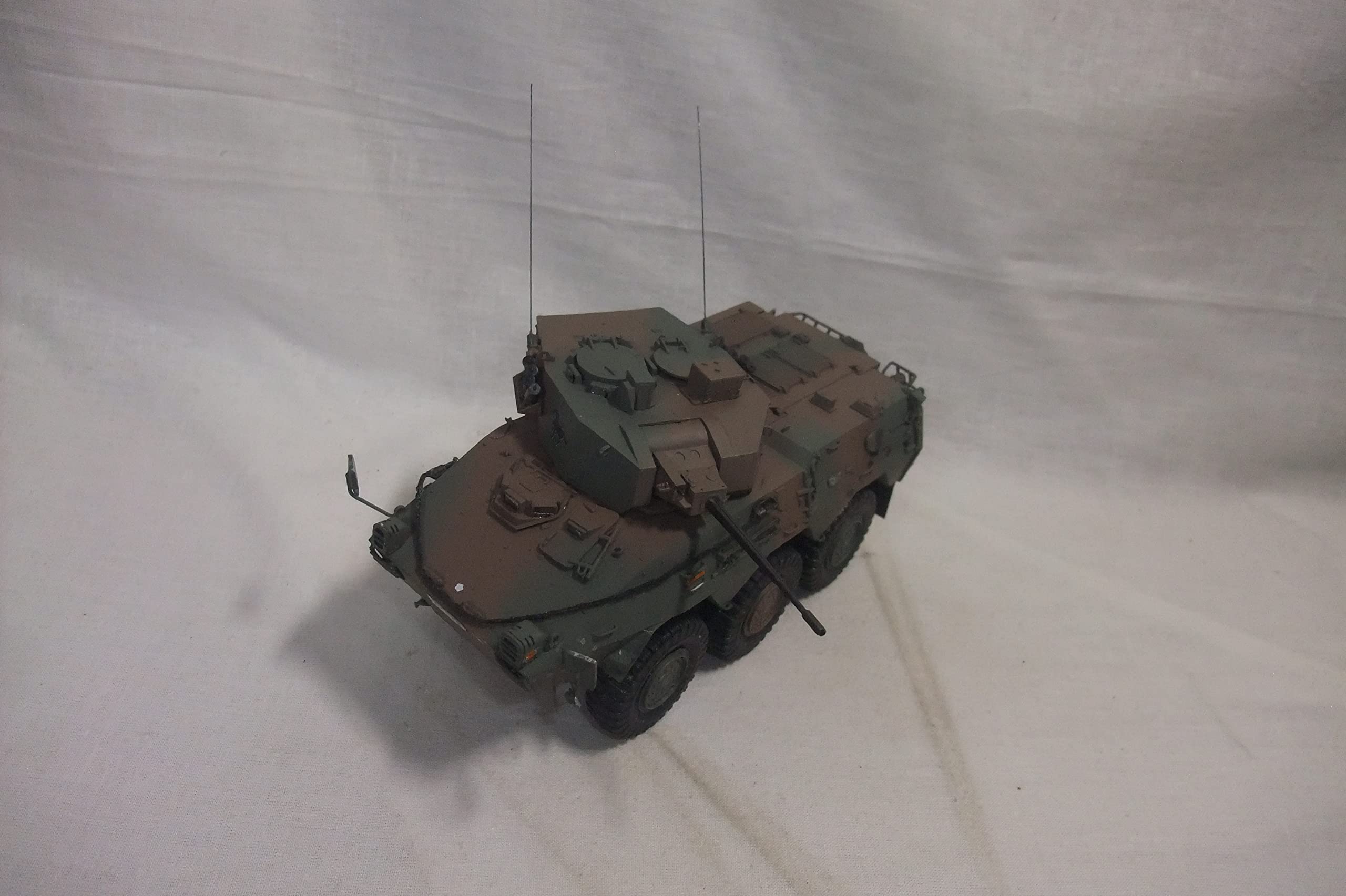 完成品 陸上自衛隊８７式偵察警戒車 ３５分の１サイズ