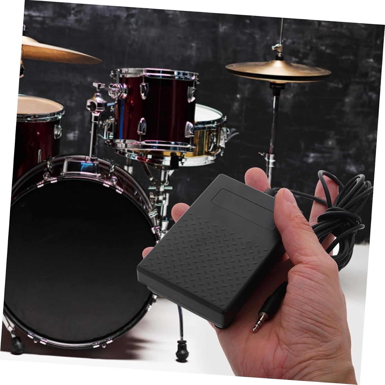 Vaguelly Sustain Pedal with Polarity for Keyboards and Digital Pianos Includes to USB Cable for Enhanced Musical Connectivity and Expression