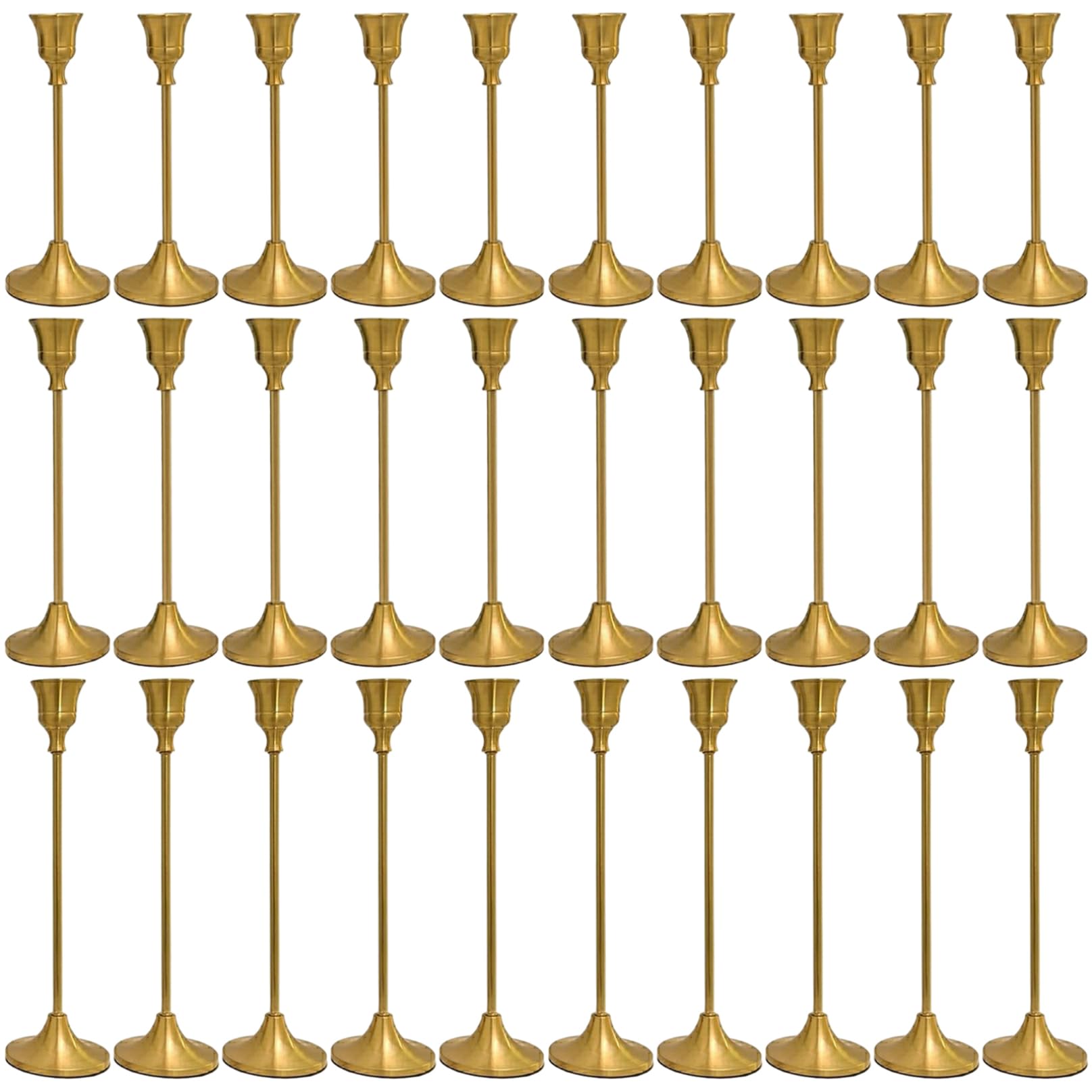 Bougeoirs coniques dorés pour une table de mariage et fête élégante