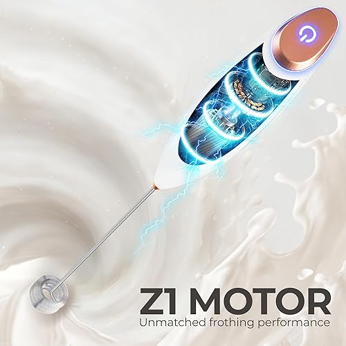 Vista 1062 de Zulay Kitchen - Espumador de leche de mano con pilas AA Duracell: batidora de bebidas resistente para café, latte, capuchino y más, color aurora