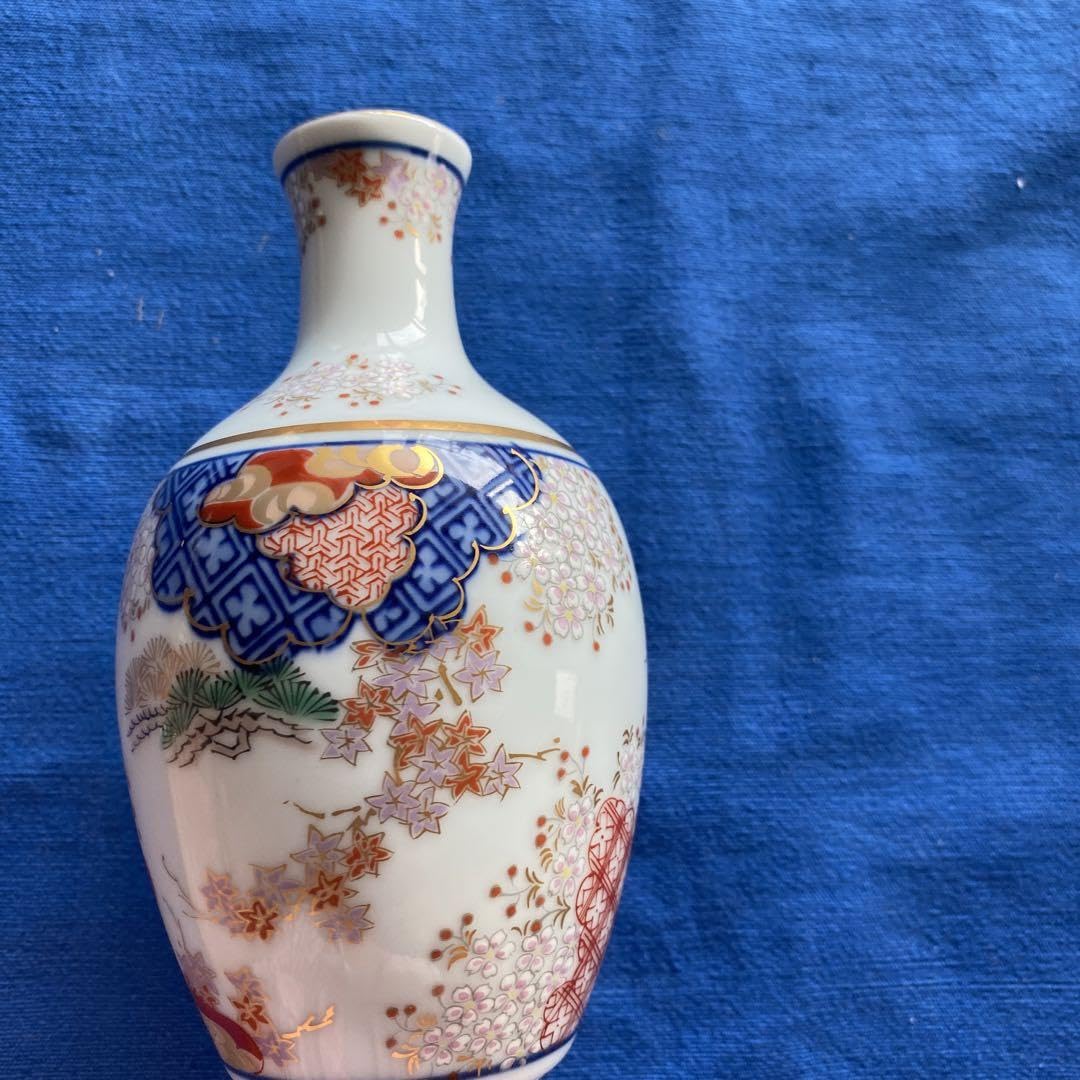 Arita Pottery Shobihou Quarter Kiln Shunju Bun, Sake Ceremony, Tokkuri