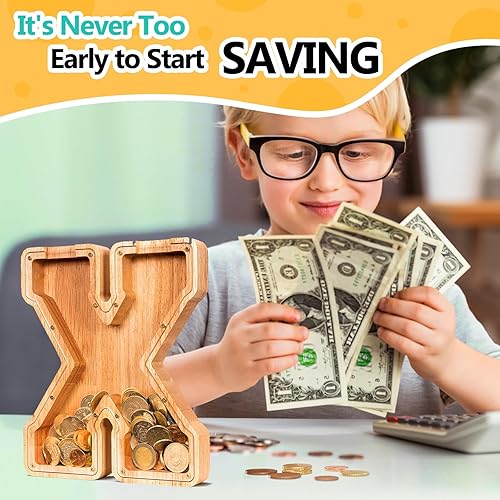 Miniatura 125 de SummiDate Alcancía de madera con nombre, niños y niñas, tamaño grande, letras alfabeto A-Z, monedas y billetes, inicial en cubierta transparente