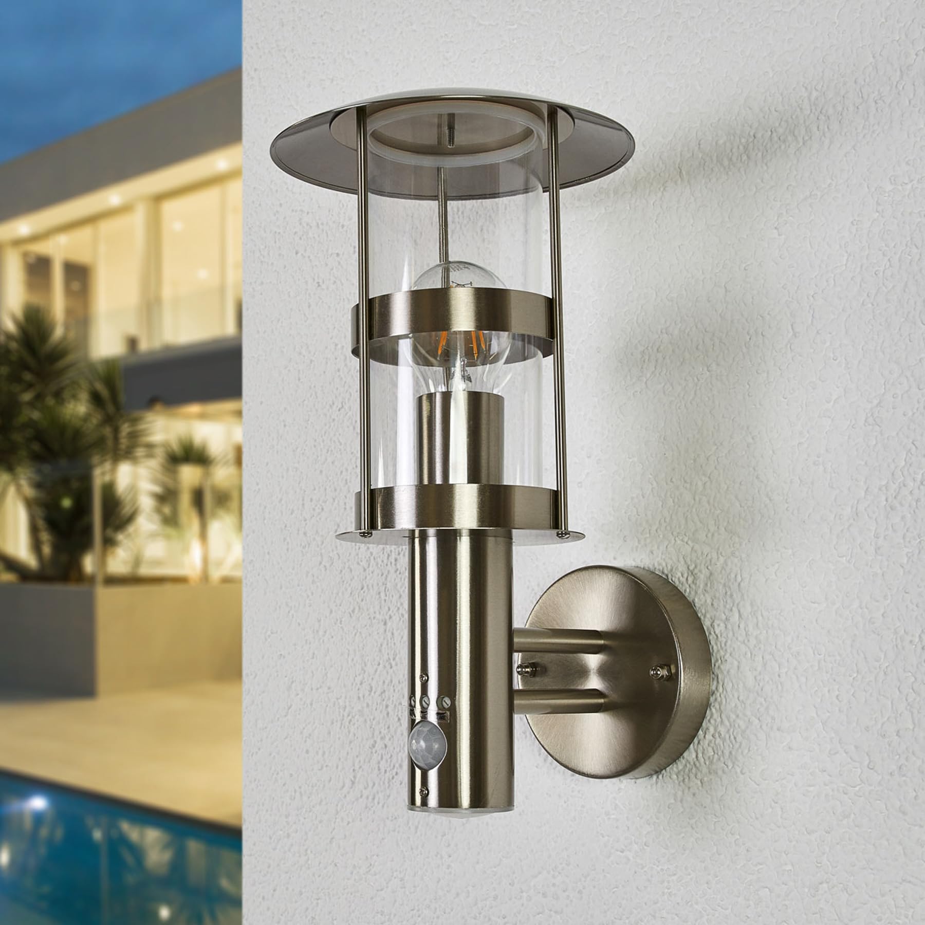 Lindby Edelstahl Wandlampe aussen mit Bewegungsmelder, IP44 Wandleuchte silber Außenbeleuchtung Wand Hof Garten Terrasse Balkon Aussenleuchte