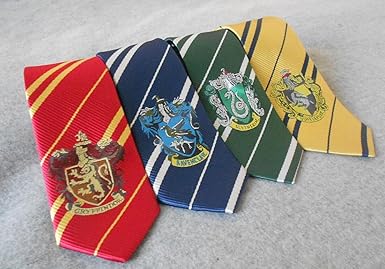 Amazon Co Jp ハリーポッター ネクタイ 4本セット グリフィンドール スリザリン ハッフルパフ レイブンクロー コスチューム グッズ 死の秘法 ペンダント セット ホビー