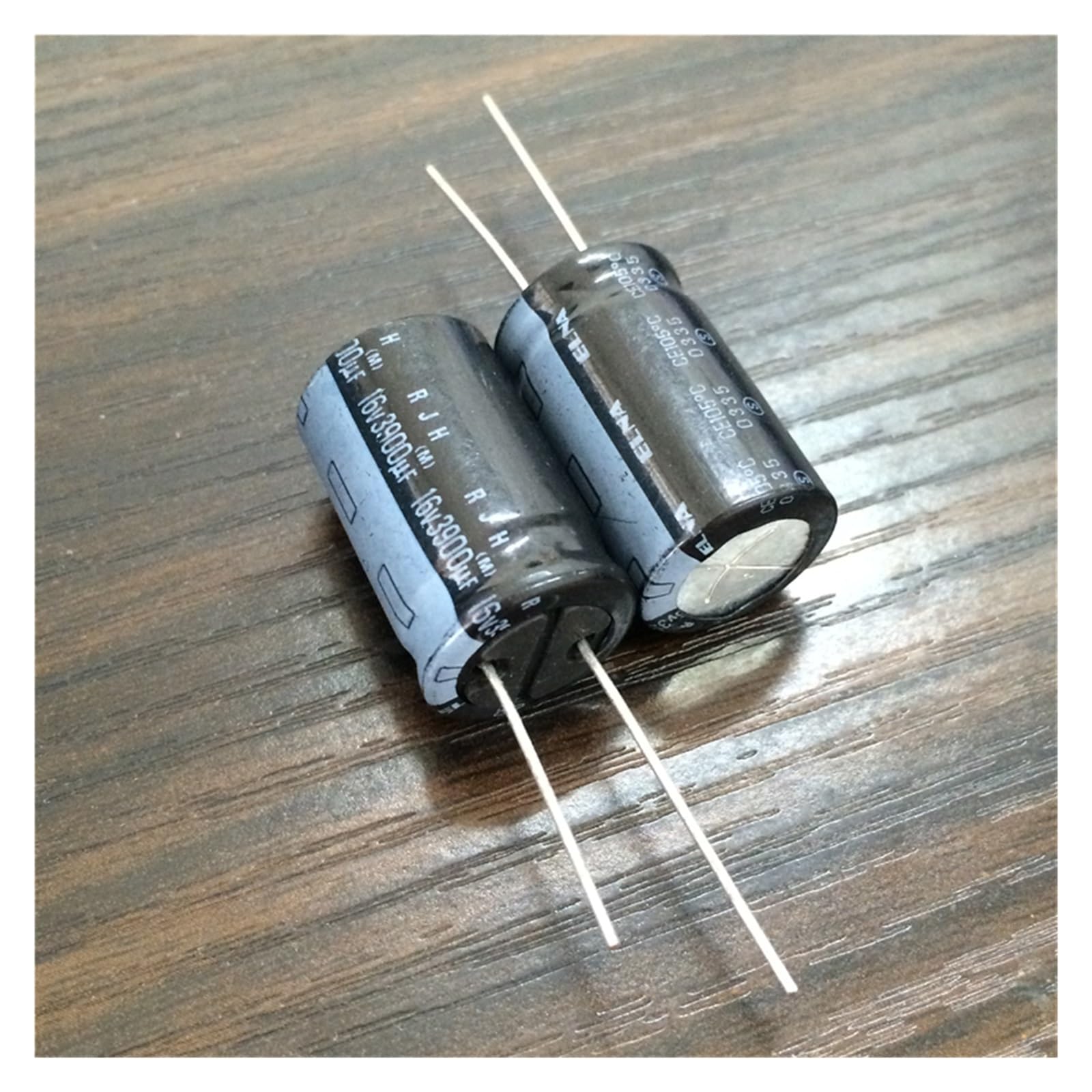 Condensateur audio 16V 3900 uF pour filtrer le courant et stabiliser l'alimentation hifi