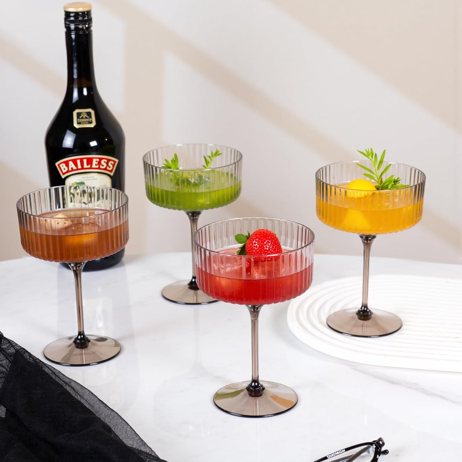 LIYH 20 Pcs Plastic Martini Glasses 10 Oz Clear Black Disposable Martini Glasses Cocktail Coupe Plastic Champagne Tower Disposable Wine Cups Perfect for Bar Cocktails Parties Wedding - Image 2