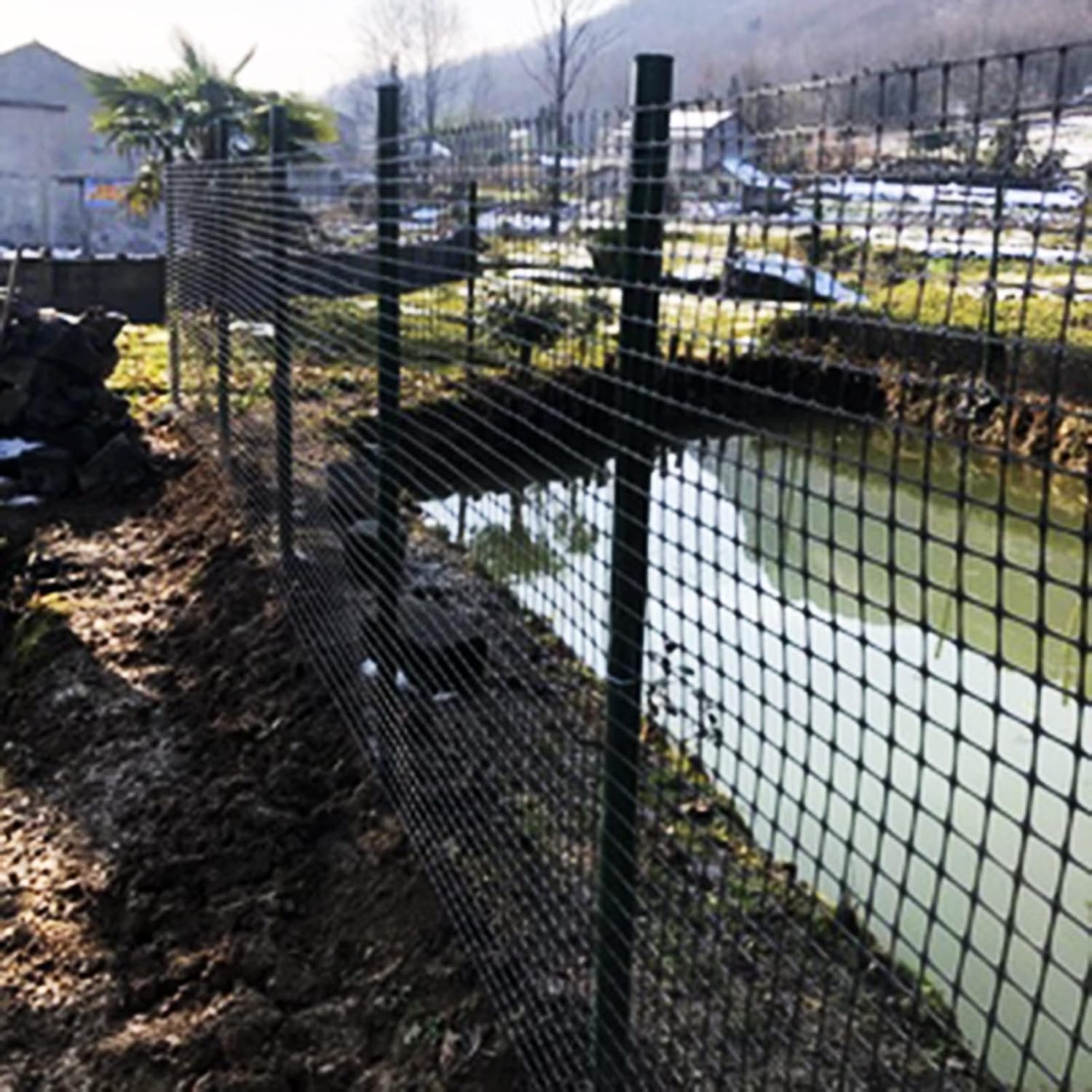 Clôture de jardin en plastique noir 1x50m contre l'intrusion d'animaux et risques de piscine