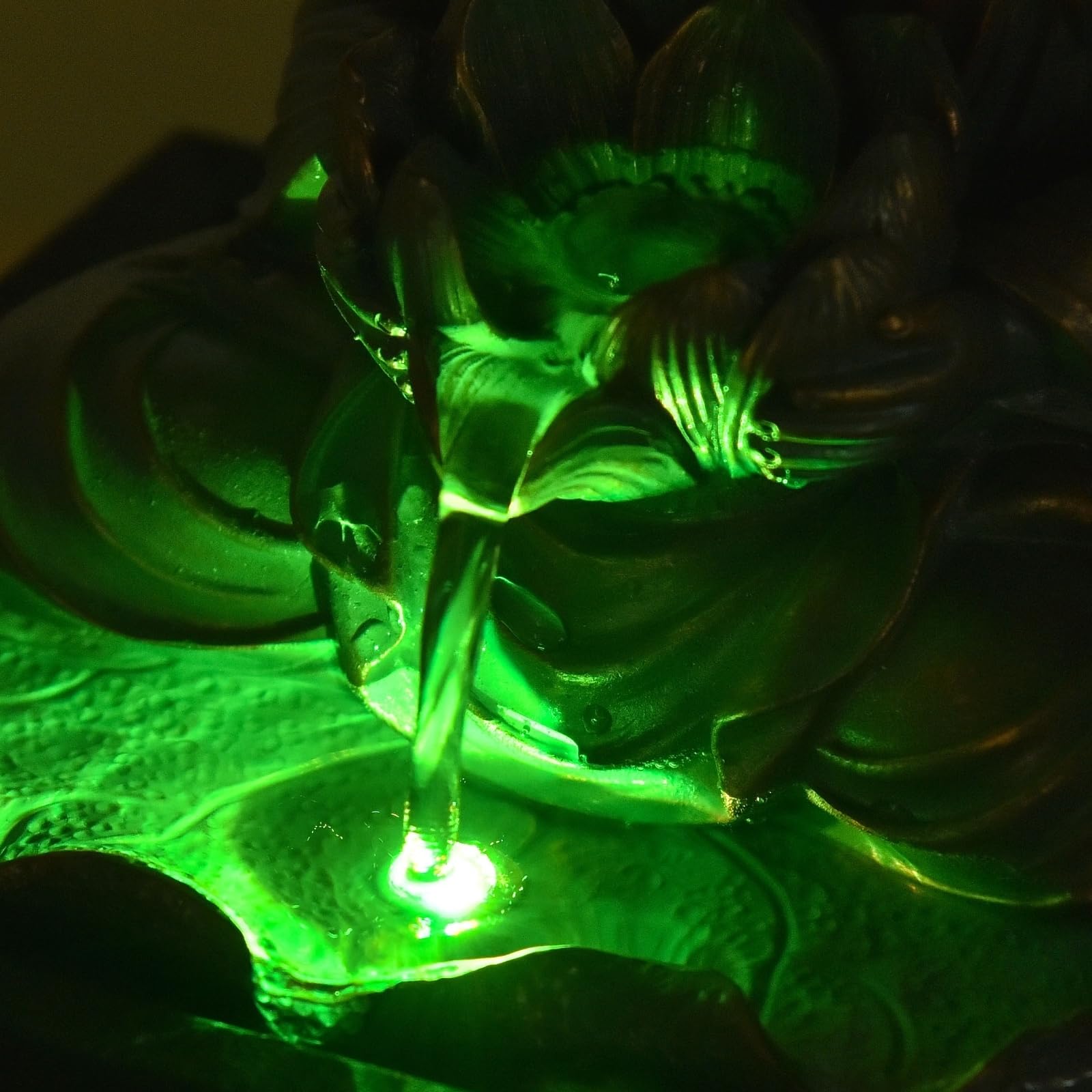 Fontaine d’Intérieur Bouddha Méditation Lotus Lumière LED Coloré – Déco Zen Salon Chambre - Fontaine de Table Mouvement Relaxant - Porte-Bonheur Cadeau Utile Femme et Homme – H 26cm – Sutra Zen’Light