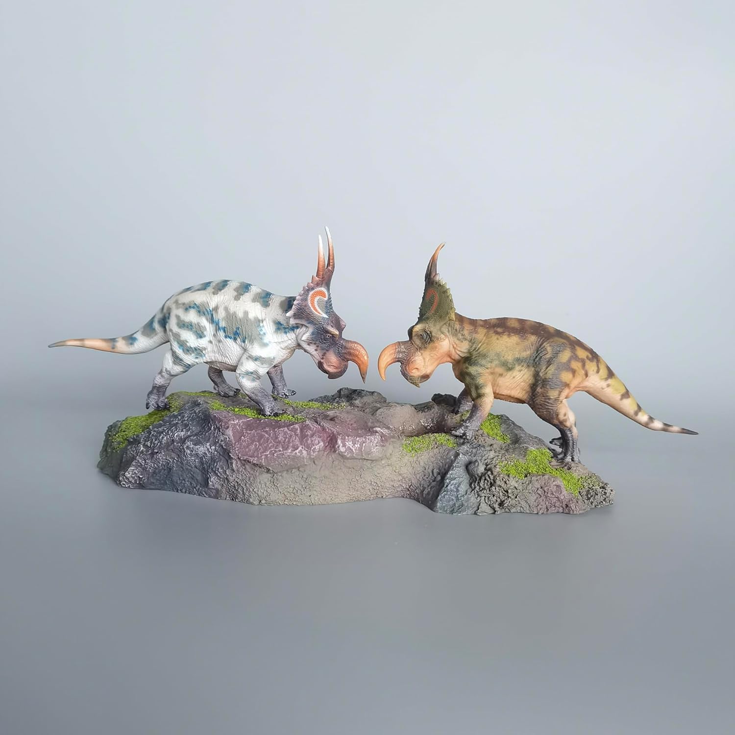 XINPANYIAN 2 Pieces Haolonggood Einiosaurus Dinosaur+Platform Model Set, 1:35 Scale Scene Suite Collection