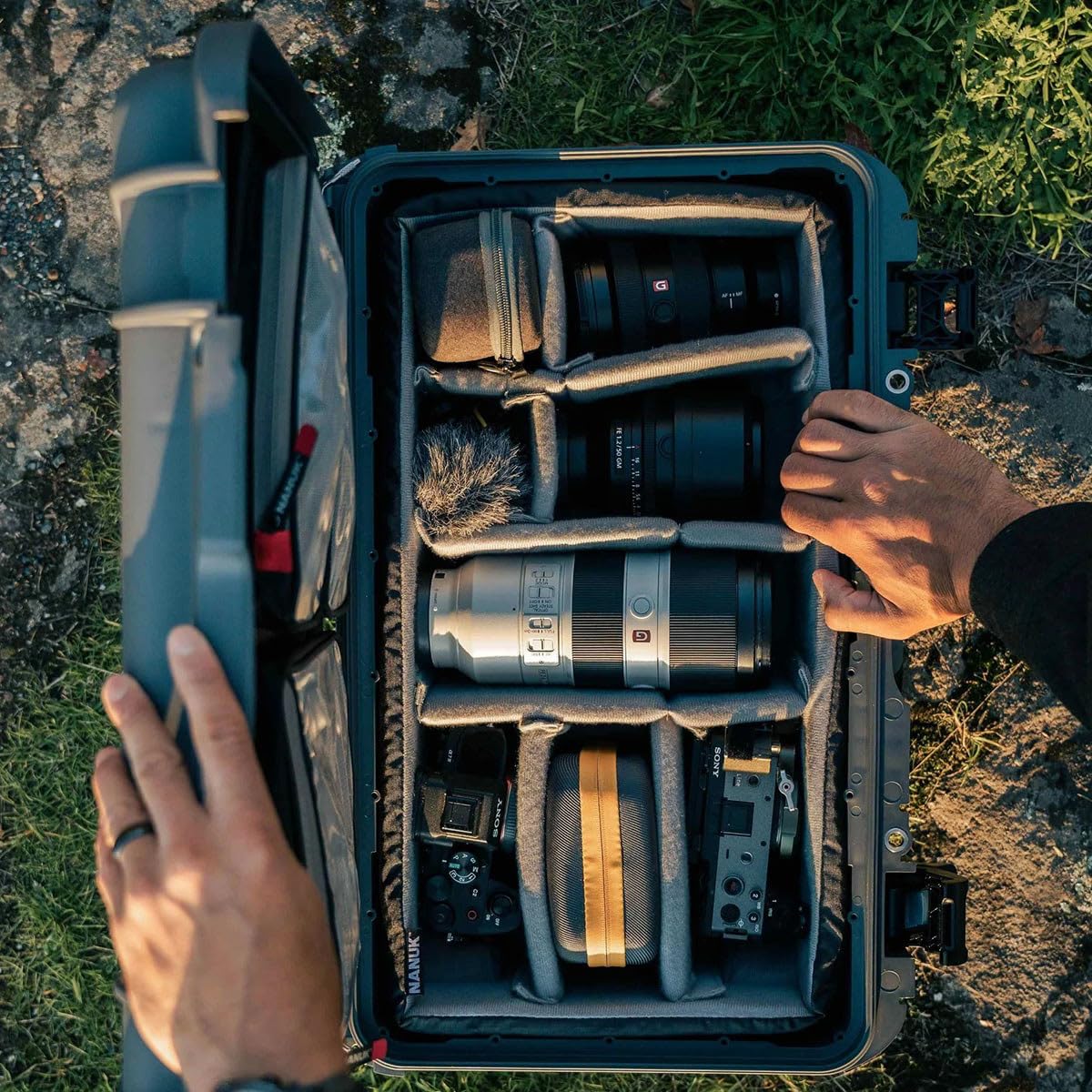 NANUK 935 Valigia Rigida Impermeabile Con Ruote – Grafite, Per Fotocamere E Attrezzatura