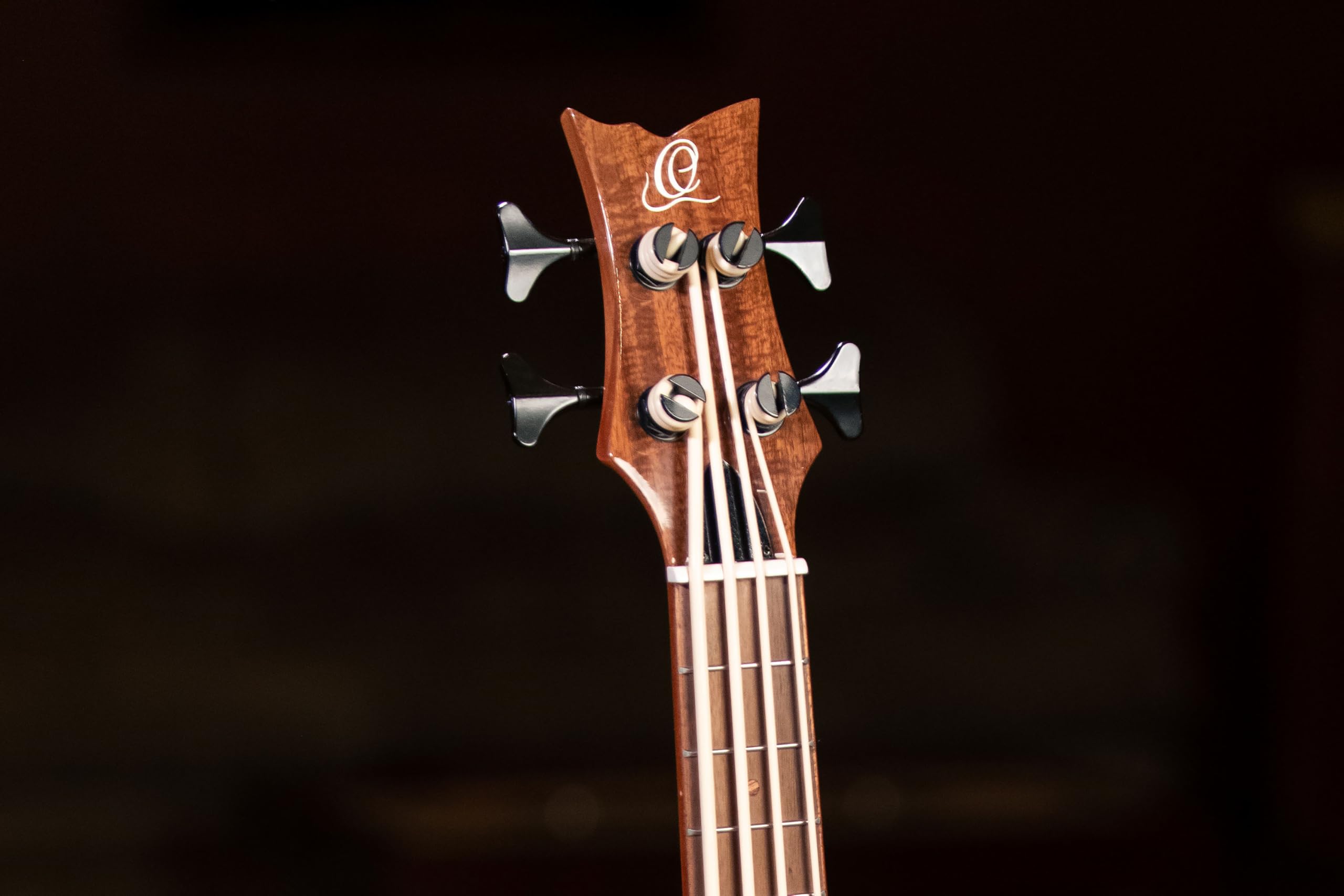 Ortega Guitars Travel Bass electro-acústico - Serie Lizard - Ukelele bajo - incluye Gigbag - Acacia, Mahagony (CAIMAN-BS-GB)