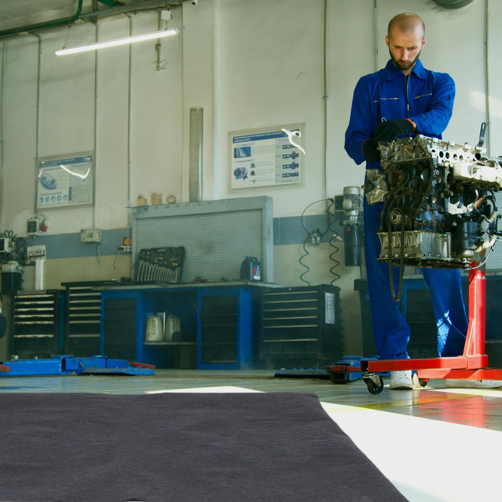 Tapis de Garage en Feutre Noir Antidérapant Absorbant Huile pour Sol de Garage et Abri de Jardin, Tapis Lavable Fonction Anti-Pollution pour Entretien Automobile
