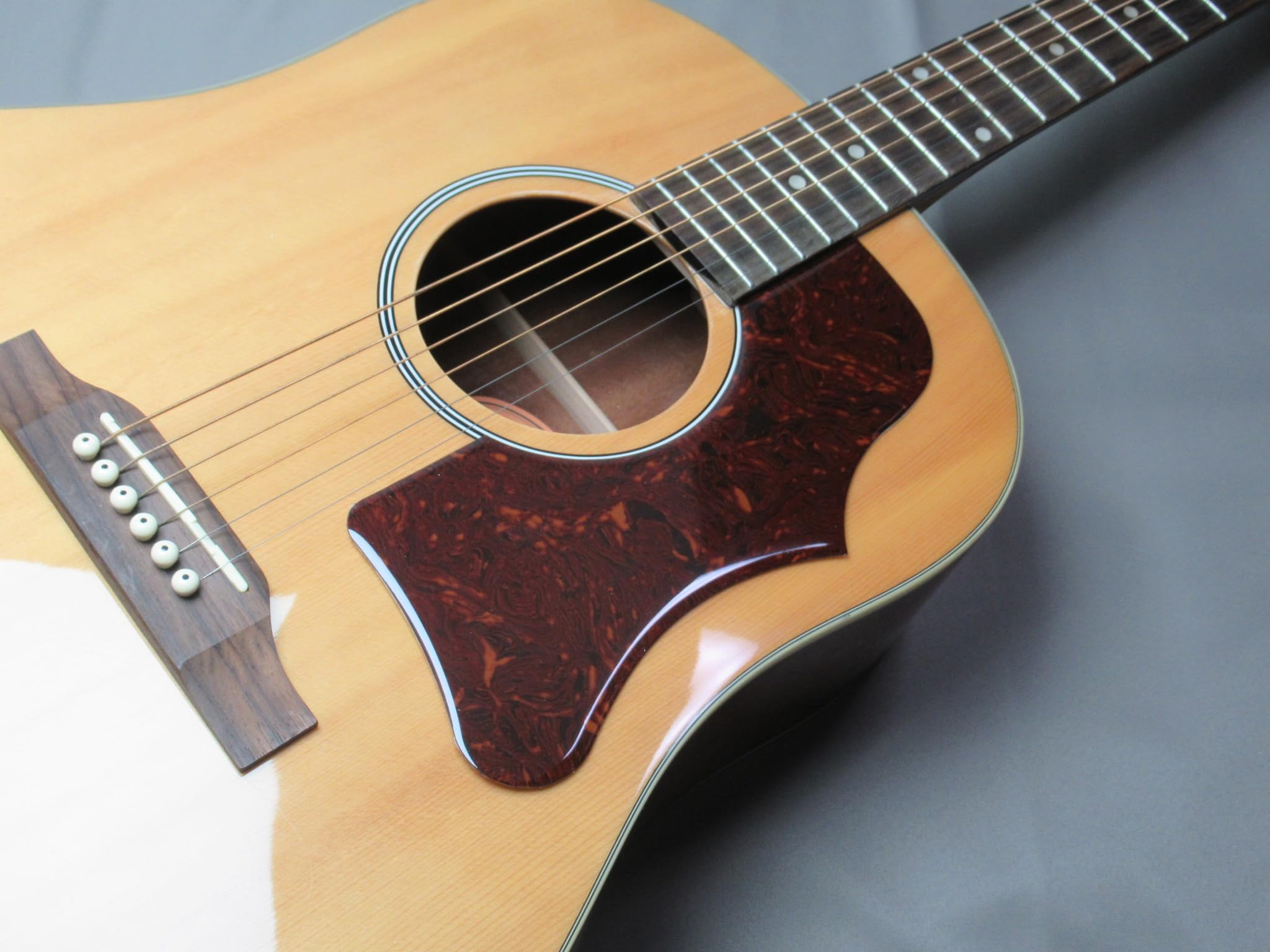 Amazon | Gibson J-45・J-50 タイプ ラージサイズ 厚手ピックガード