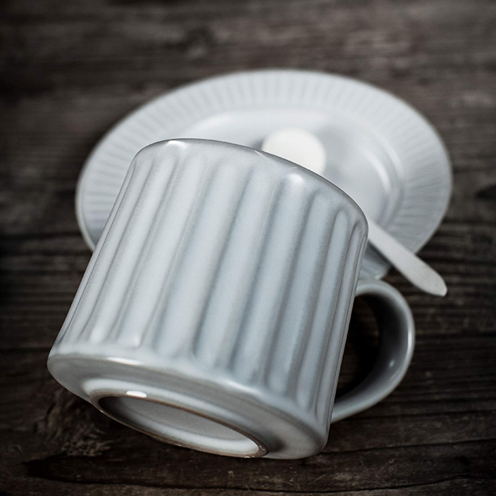 Filiżanki do kawy kubki wklęsłe w paski, gruby ceramiczny kubek francuski luksusowy zestaw do kawy retro wiszący kubek do kawy, z popołudniową herbatą, deserem, szczęściem i romantyzmem, prezent dla