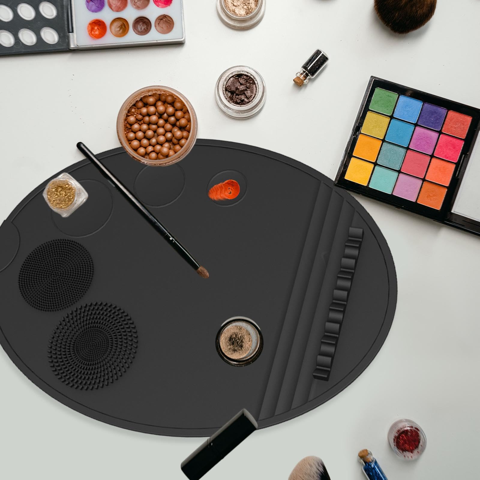 Brush Cleaning Mat, Portable Washing Tool, Universal desktop Scrubber Mat, Silicone Brush Cleaning Mat for Eyeshadow Brush, black