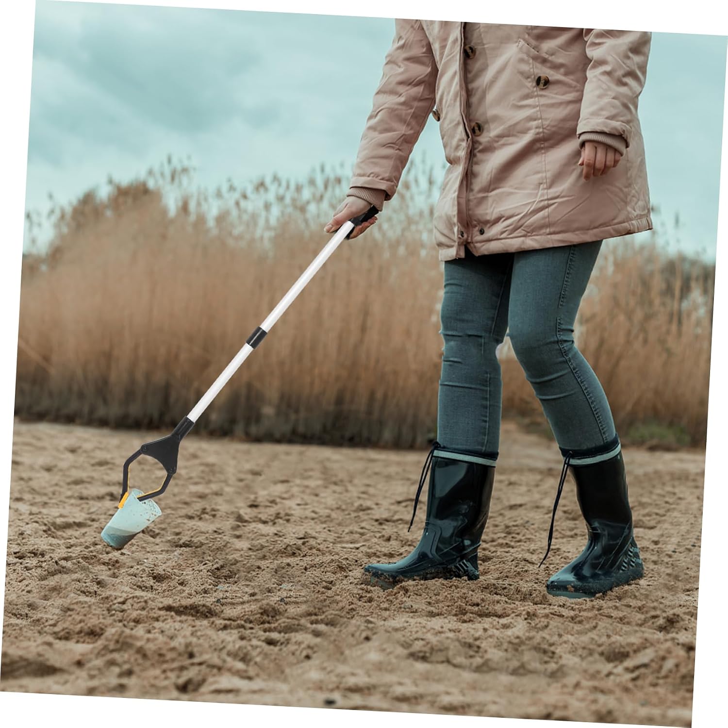 Portable Litter Picker Tool Heavy Duty Trash Grabber Design for Easy Transportation for Outdoor Cleanup and Waste Collection