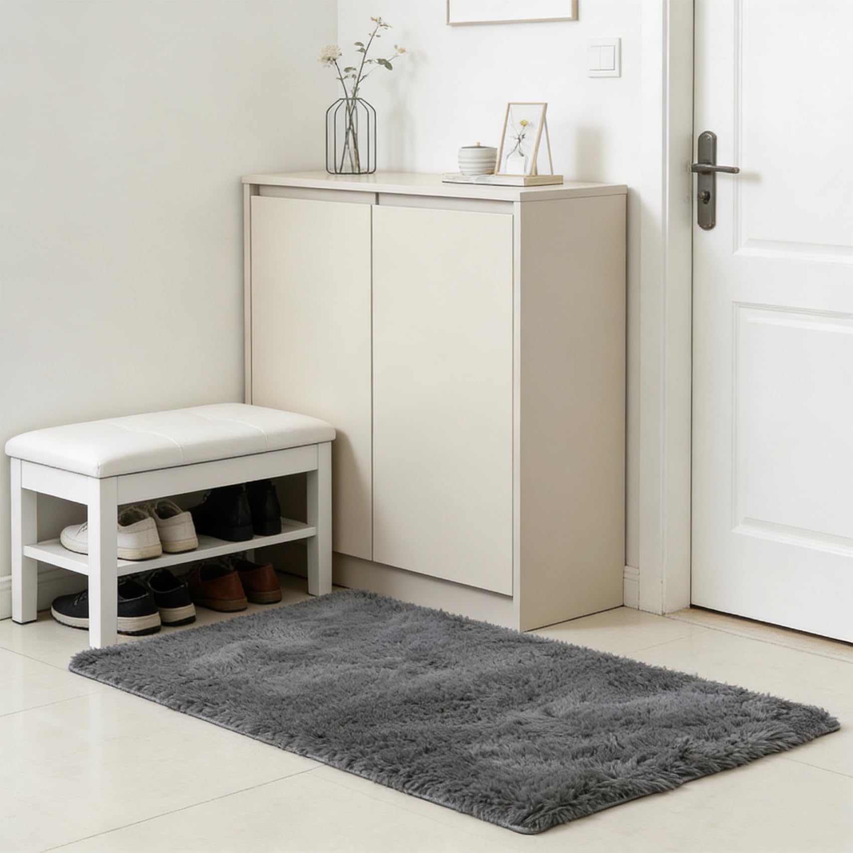 Tapis moderne doux et moelleux pour créer une ambiance sereine et apaisante à la maison