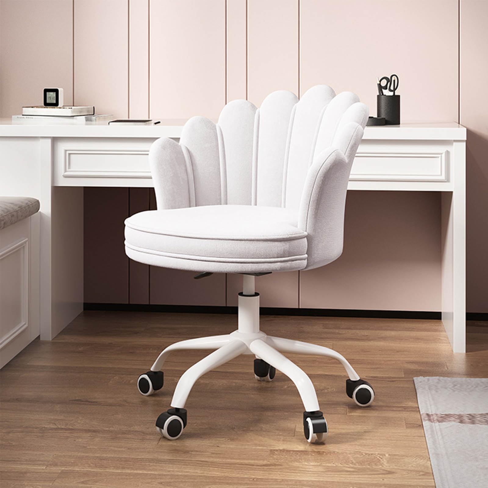 Fauteuil de bureau confortable en velours matelassé au design contemporain