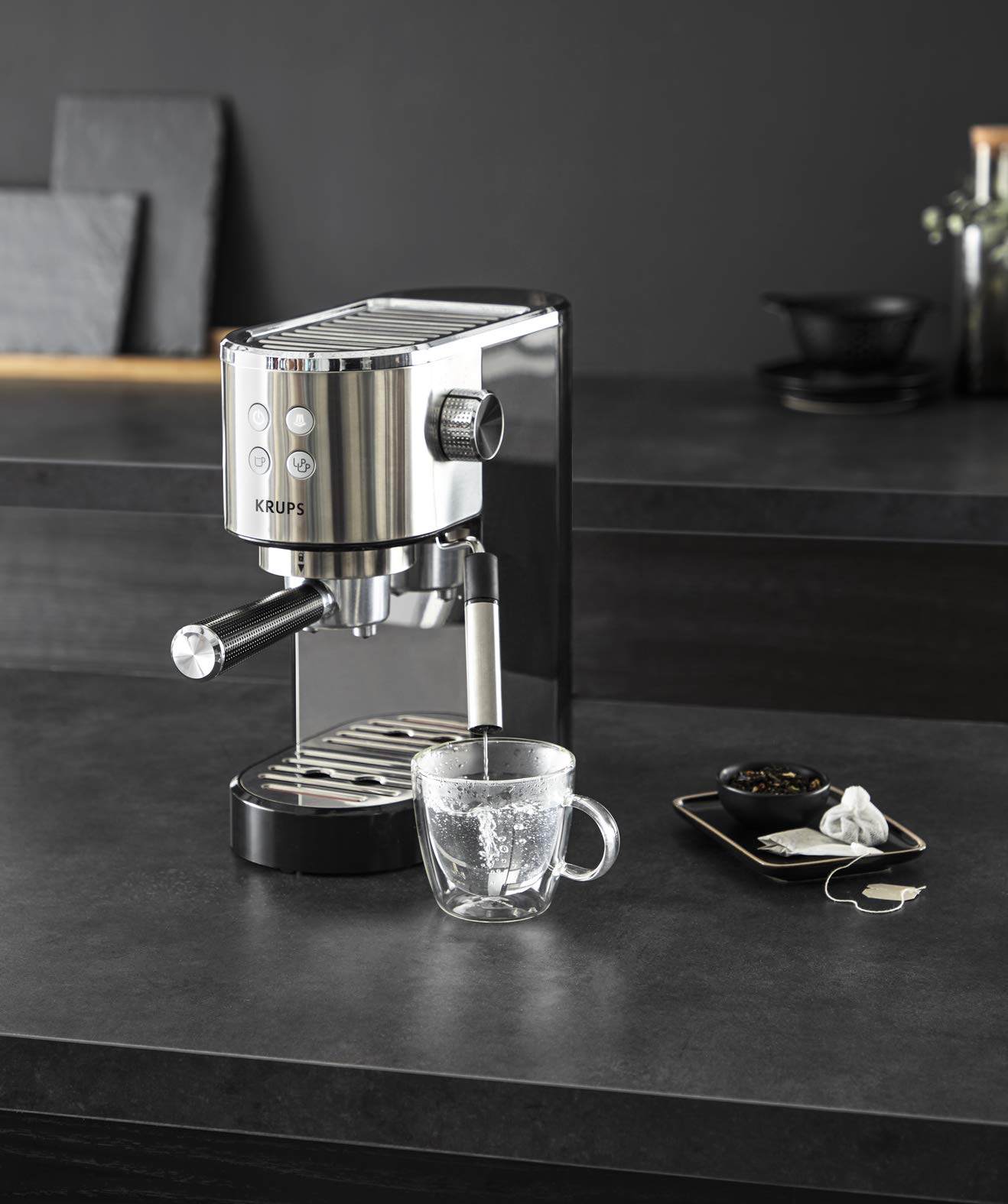 Krups INOX 1L Machine Expresso Virtuoso Automatique, 1 L, 1450 W, Compacte, 2 Tasses, Buse Vapeur pour Cappuccinos et Eau Chaude XP442C11, 1 Liter