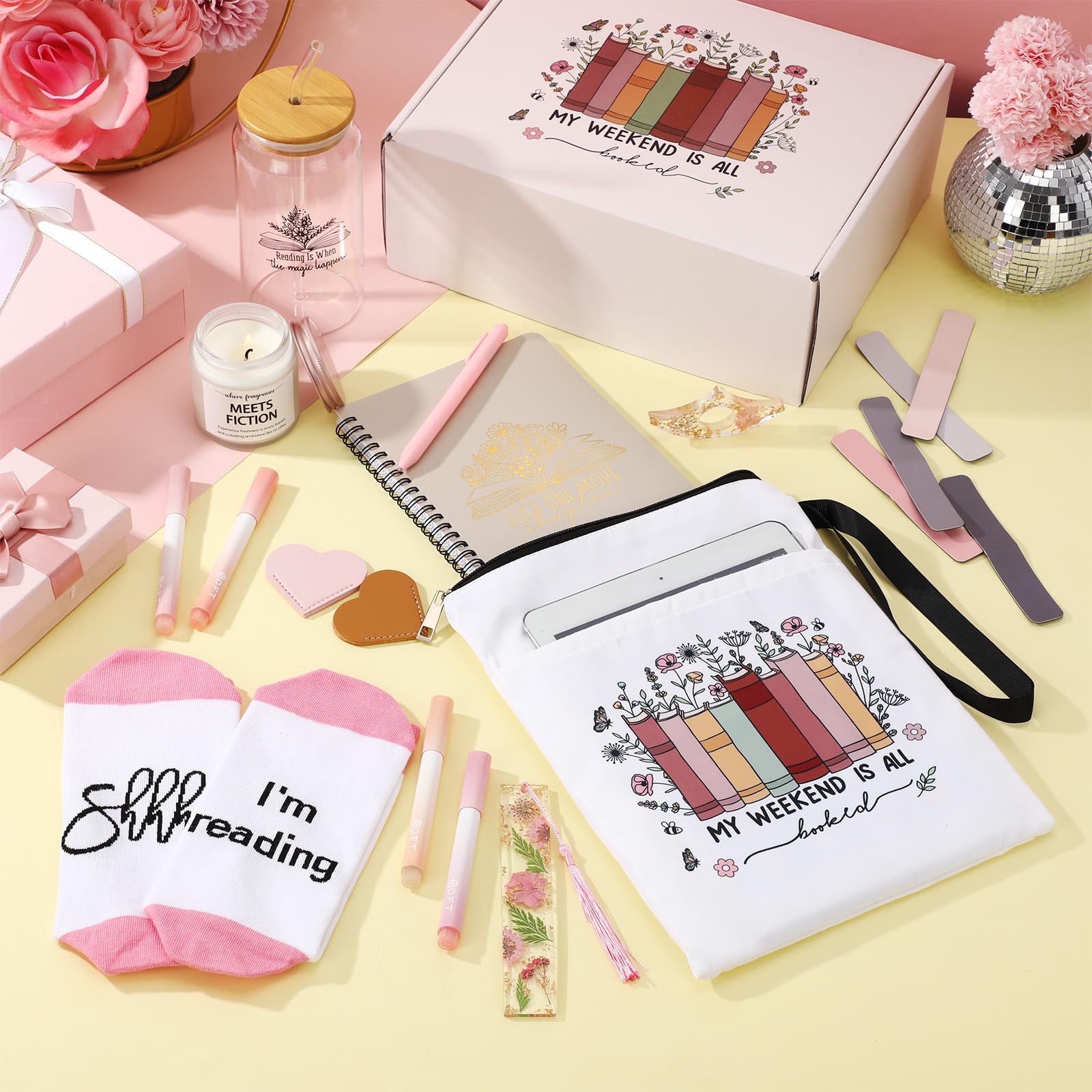 11 pezzi Regali per gli amanti dei libri per le donne Book Club Accessori regalo Tazza di Vetro Tazza Notebook Penne Candela Calzini Segnalibri per Natale Compleanno Lettori Bookish Bookworms