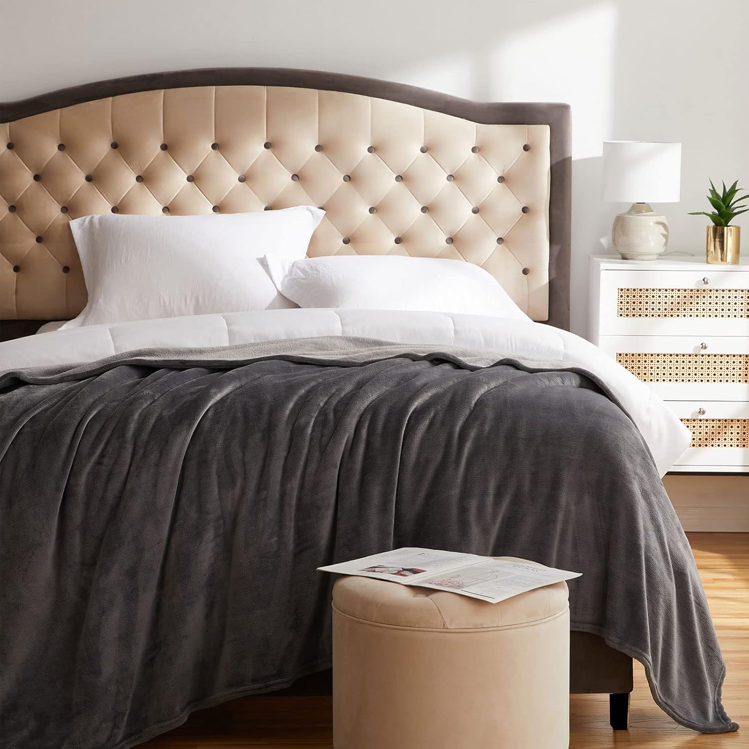 KMUSET Fleece Blanket Throw Size Dark Grey Lightweight Super Soft Cozy Fuzzy Bed Blankets Microfiber Factory Shop - Image 4