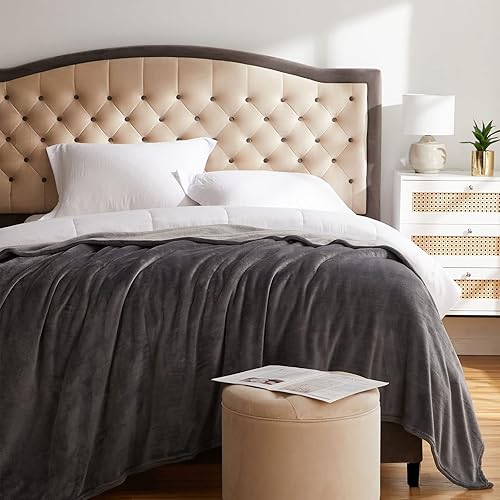 Miniatura 4 de KMUSET - Manta de vellón de color gris oscuro y de tamaño Queen, manta para la cama de microfibra, ligera y acogedora, venta directa de fábrica