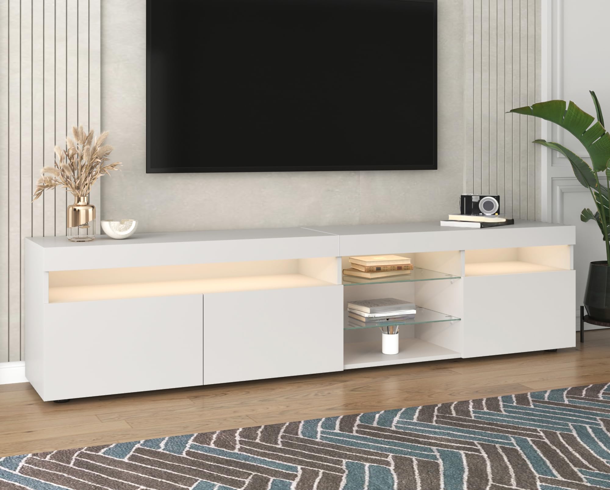 Mueble TV Blanco 180 cm Mesa Television con Frontal Alto Brillo y Luces LED Variables como Soporte Bajo con 3 Puertas y Estantes Cristal aplicable para Salón