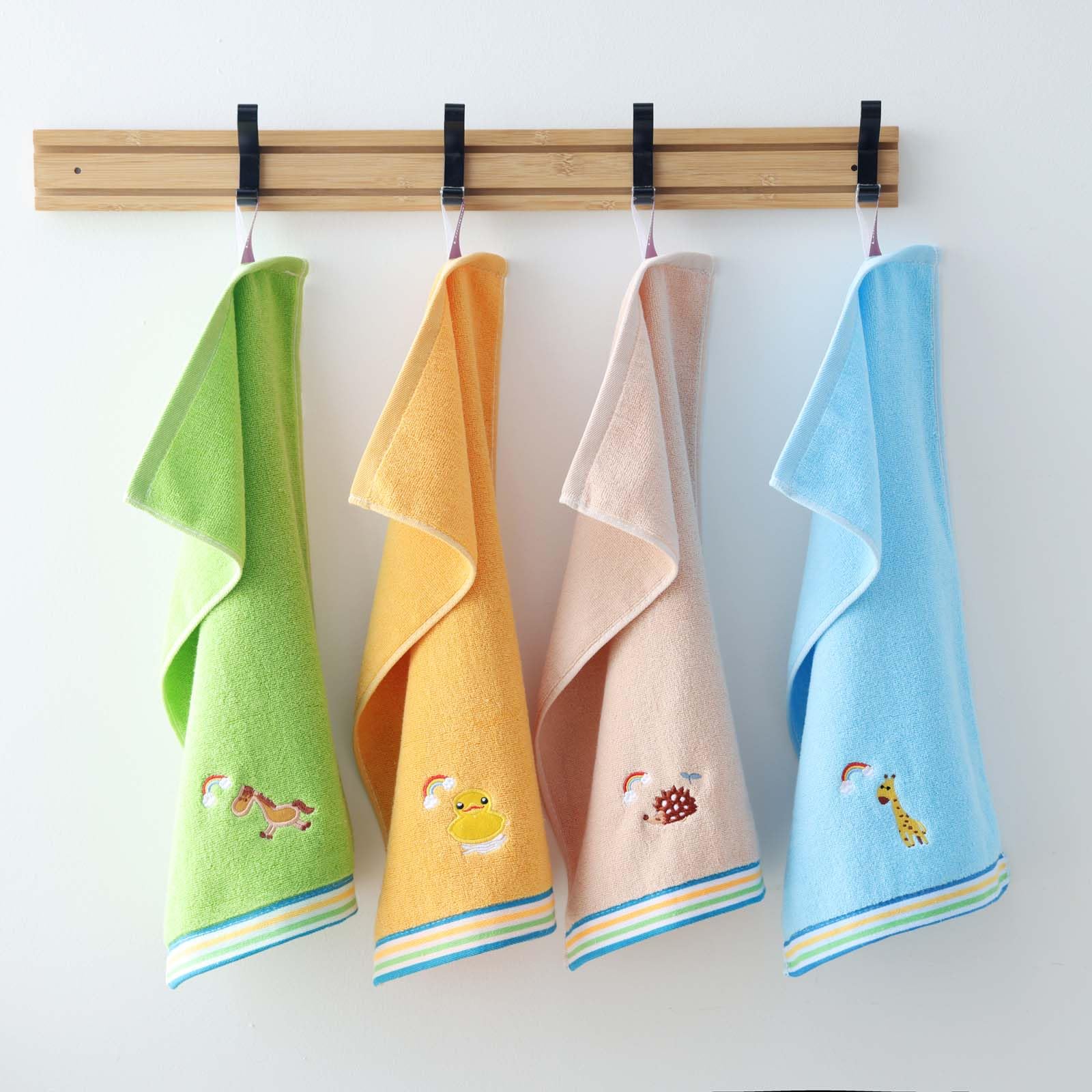 Juego de 4 Toallas para Invitados, para Gimnasio, hogar, Playa, Piscina, salón, baño, Dormitorio, Boda, Hotel, SPA. Toallas de Dibujos Animados para niños, 25 x 50 cm (Ancho x Largo).