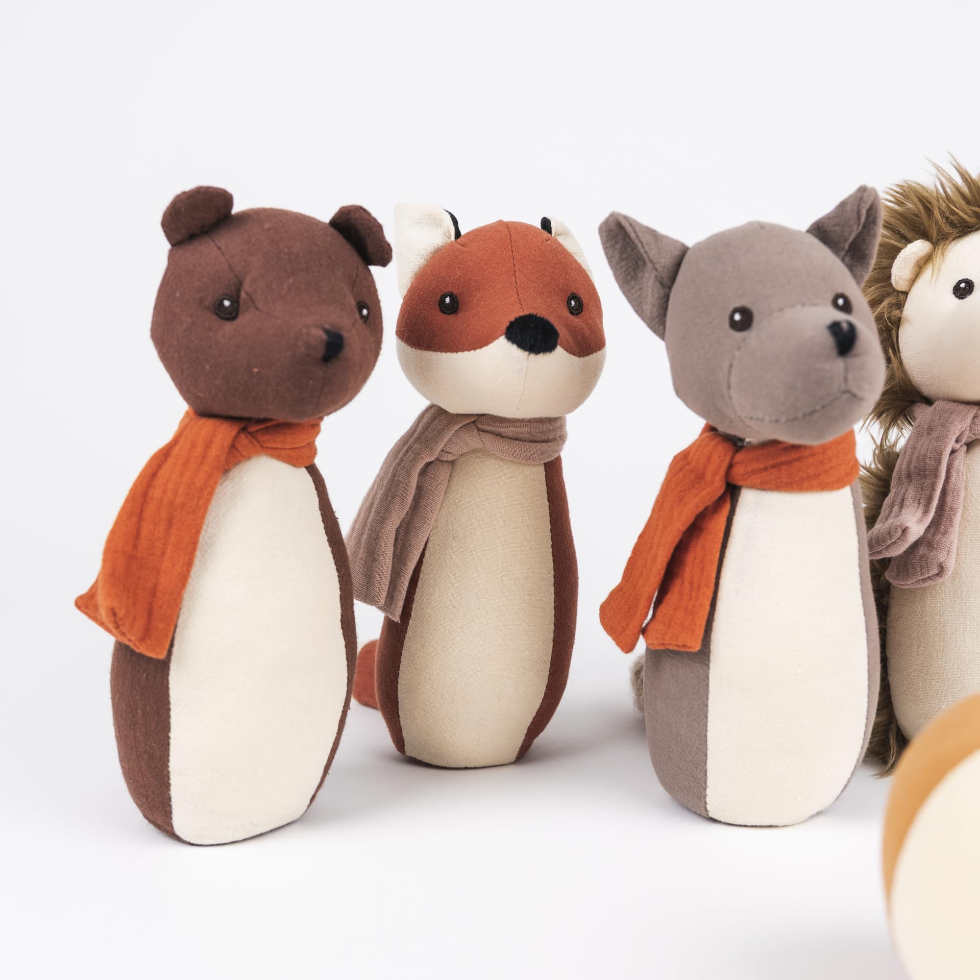 Egmont Toys Juego de bolos "Animales del Bosque" – Juego de bolos de algodón para niños, 5 conos de animales y pelota, juguete de motricidad para todas las edades, juego educativo para interior y