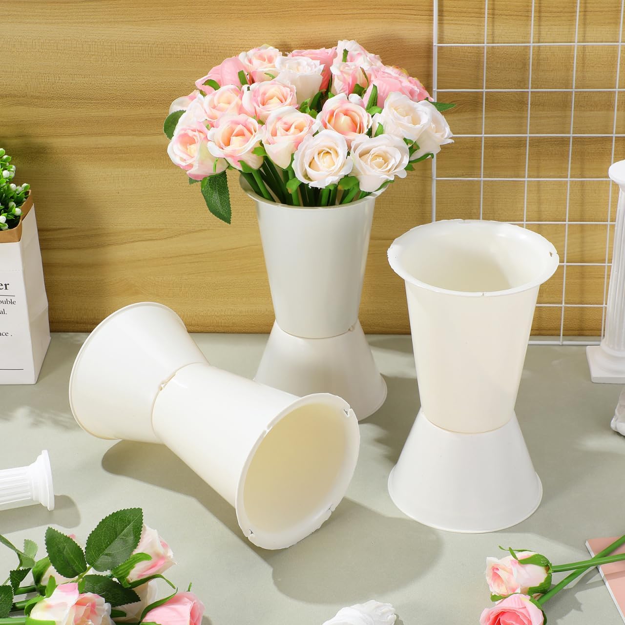 STOBOK Wedding Bouquet Holder 5-Pack Floral Base Stand Plastic Flower Support for Bridal Bouquets Table Centerpieces 9.25X5.5 Inches