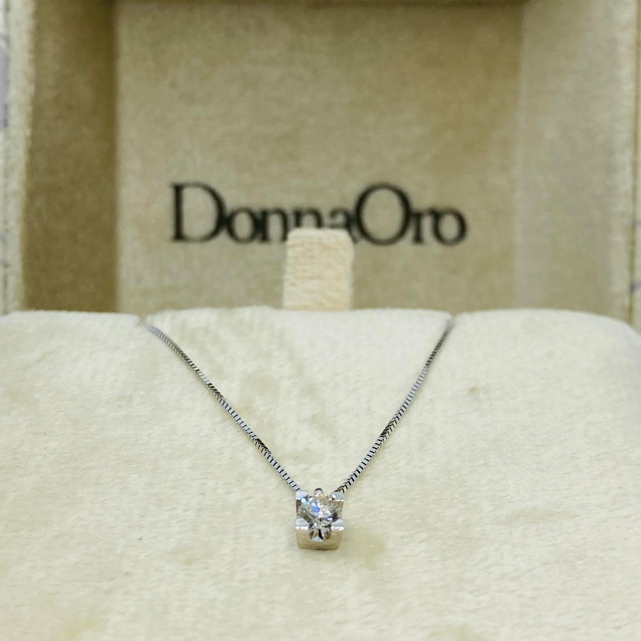 Girocollo punto luce donnaoro con diamante Ct 0.13 dhpl7173.013