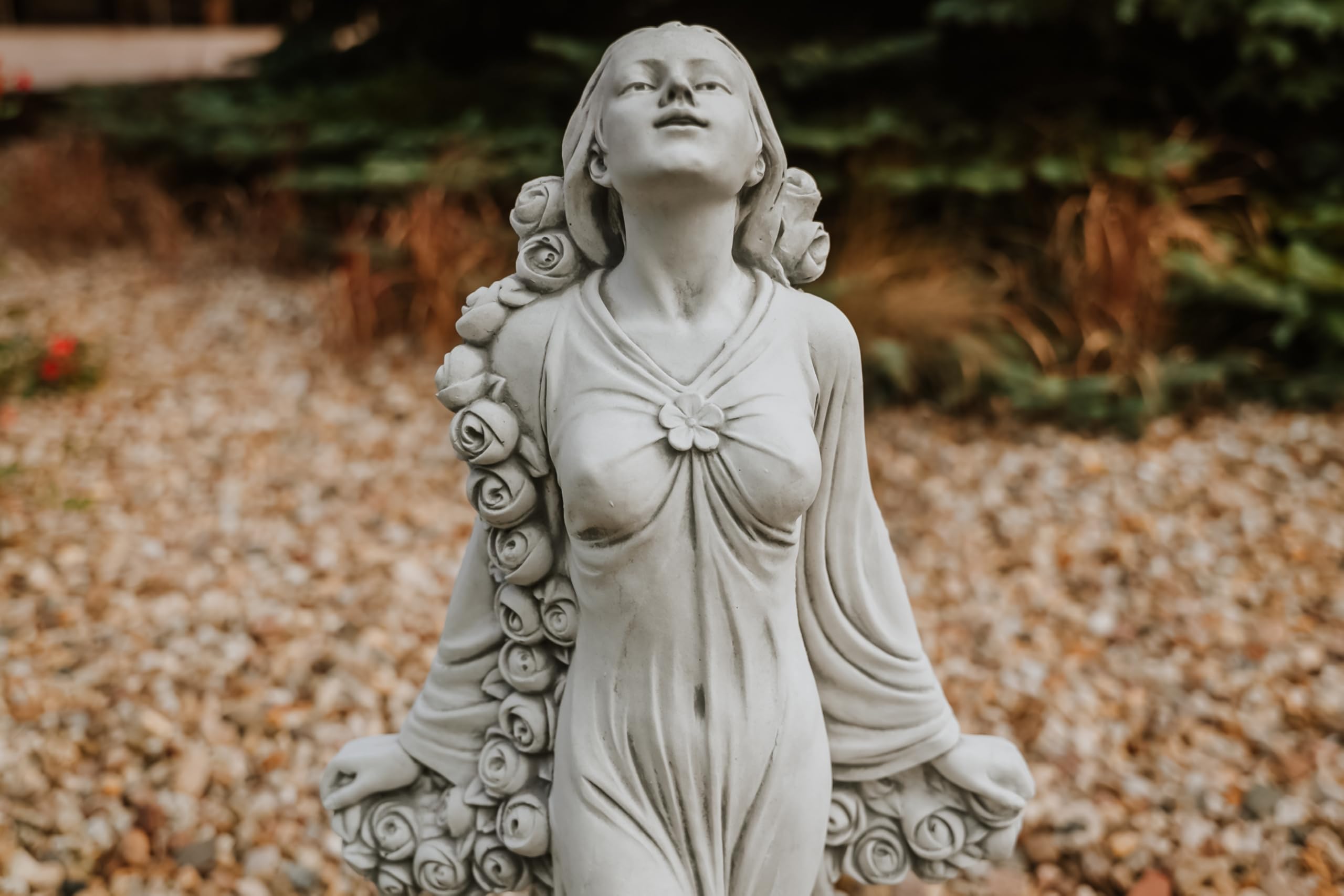 gartendekoparadies.de Statue Flora Gartenfigur, Steinguss, H. 78 cm, 34 kg, Römische Göttin mit Rosenranken, Gartendekoration für Terrasse und Blumenbeet, Frostsicher