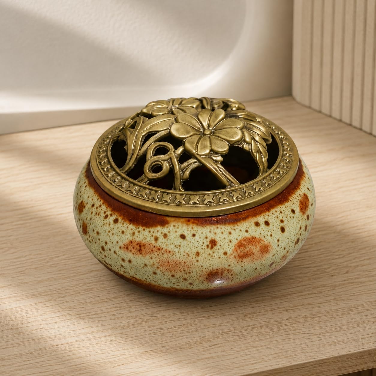 Vintage Ceramic Ashtray with Floral Brass Lid Decorative Smokeless Tabletop Ash Holder for Home Office Cafe-picture-30
