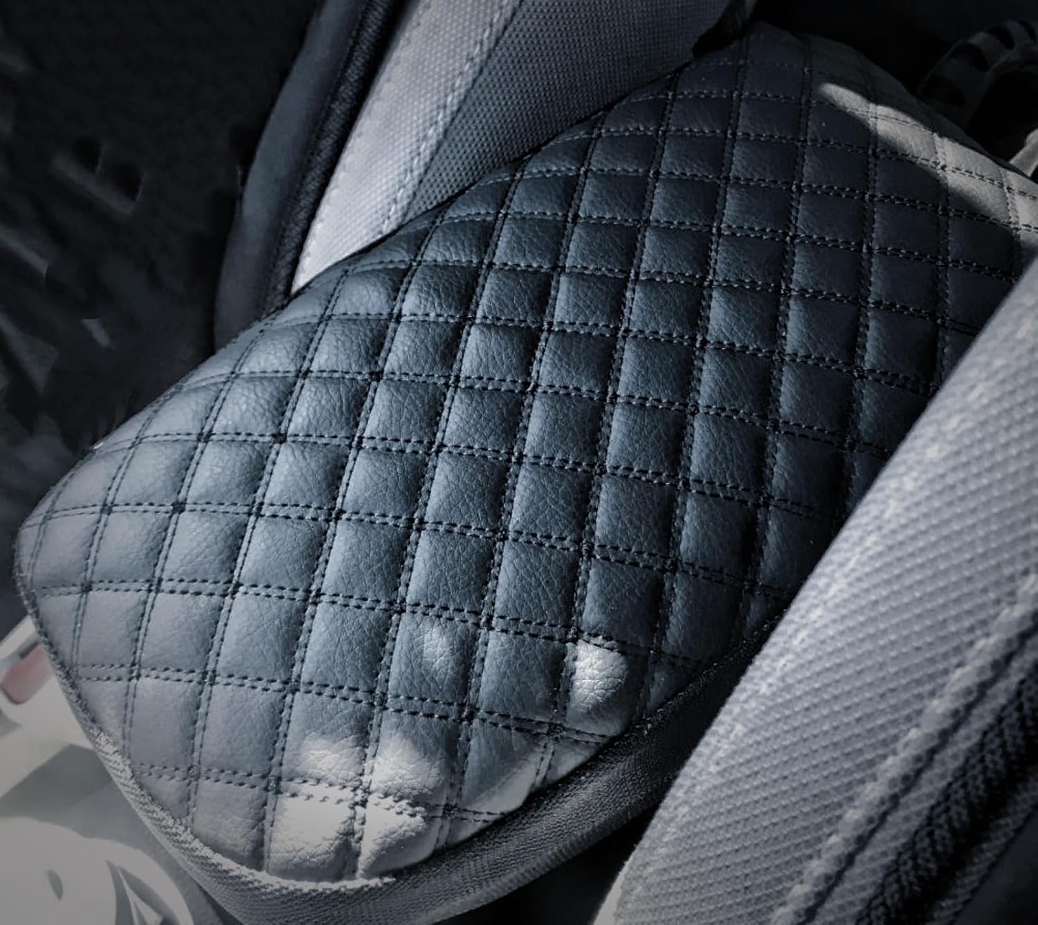 it's us Center Console Armrest Cover for Subaru Forester 2015-2018, Non-Slip Synthetic Leather Protector, Waterproof, Scratch Resistant, Easy Install