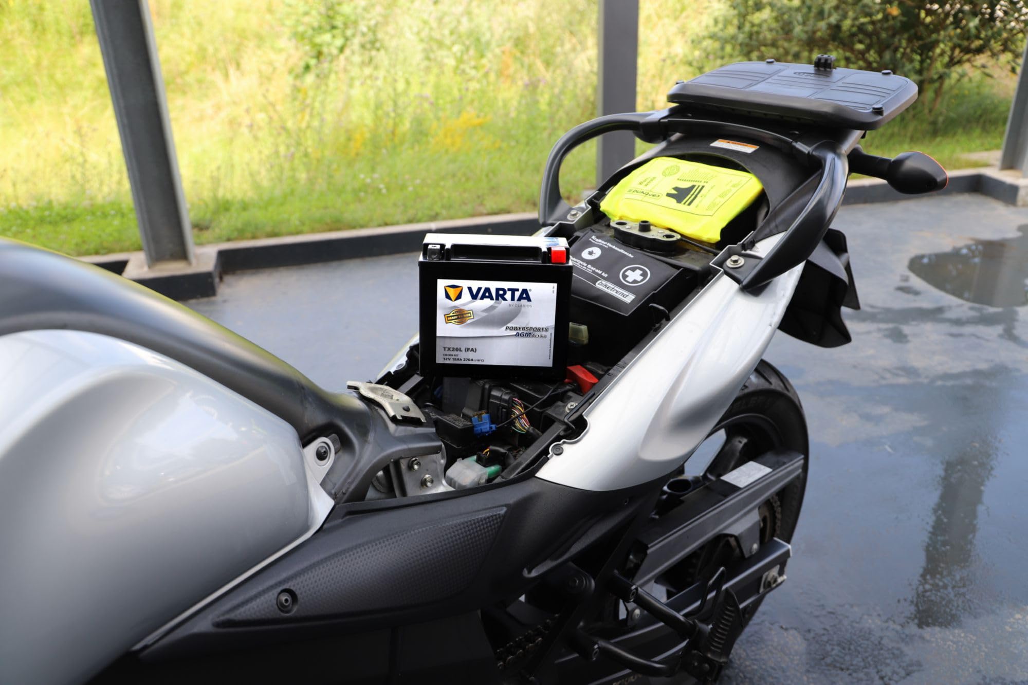 VARTA Motorradbatterie 6 Ah 100 A 130 mm Powersports Active AGM wartungsfrei