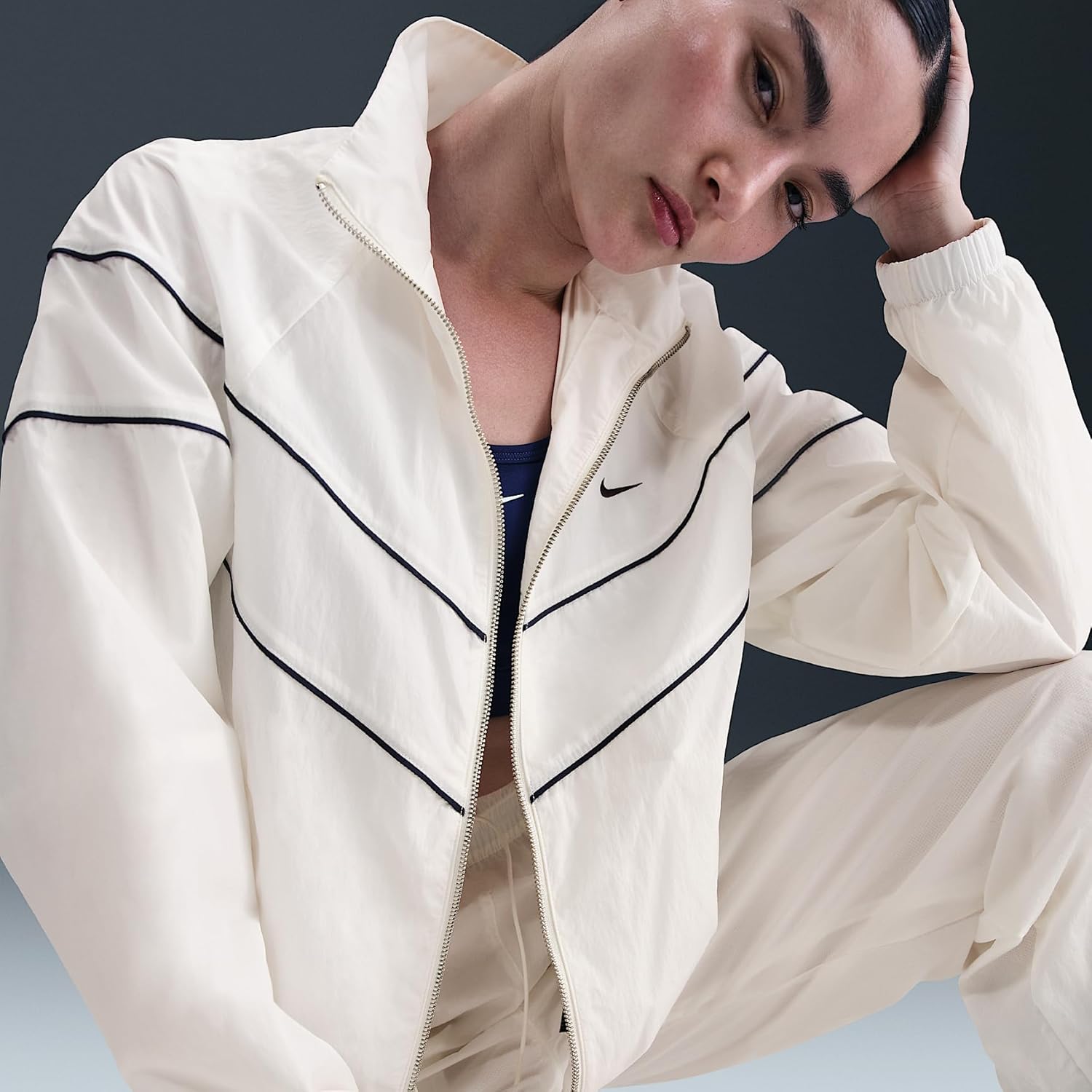 Nike womens Windrunner Loose Uv Woven Full-zip Jacket - Image 4