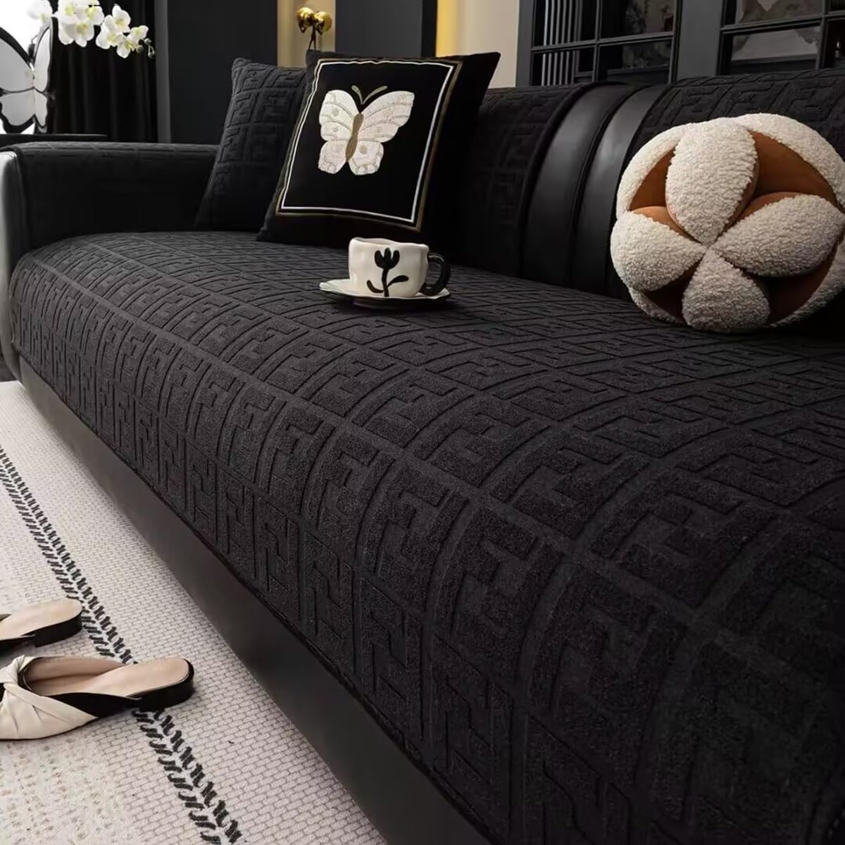 ZGWRYI Settee Covers 3 Seater,Thick Plush Sofa Covers Non Slip,Soft Warm Couch Seat Protector Pads Throws for Furniture Settees Corner Armchairs(Black,110x180cm)