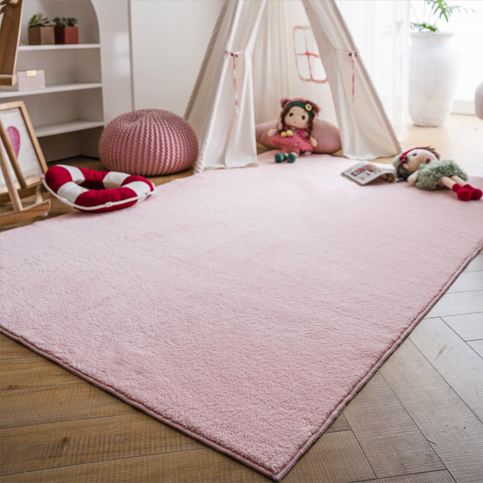 LIVEBOX Shaggy Area Rug 4x6 Feet, Pink Princess Rug for Baby Girls Bedroom, Fluffy Washable Rug for Childern Teen Room, Non Slip Kids Rug Carpet Kawaii Nursery Rug for Playroom Living Room