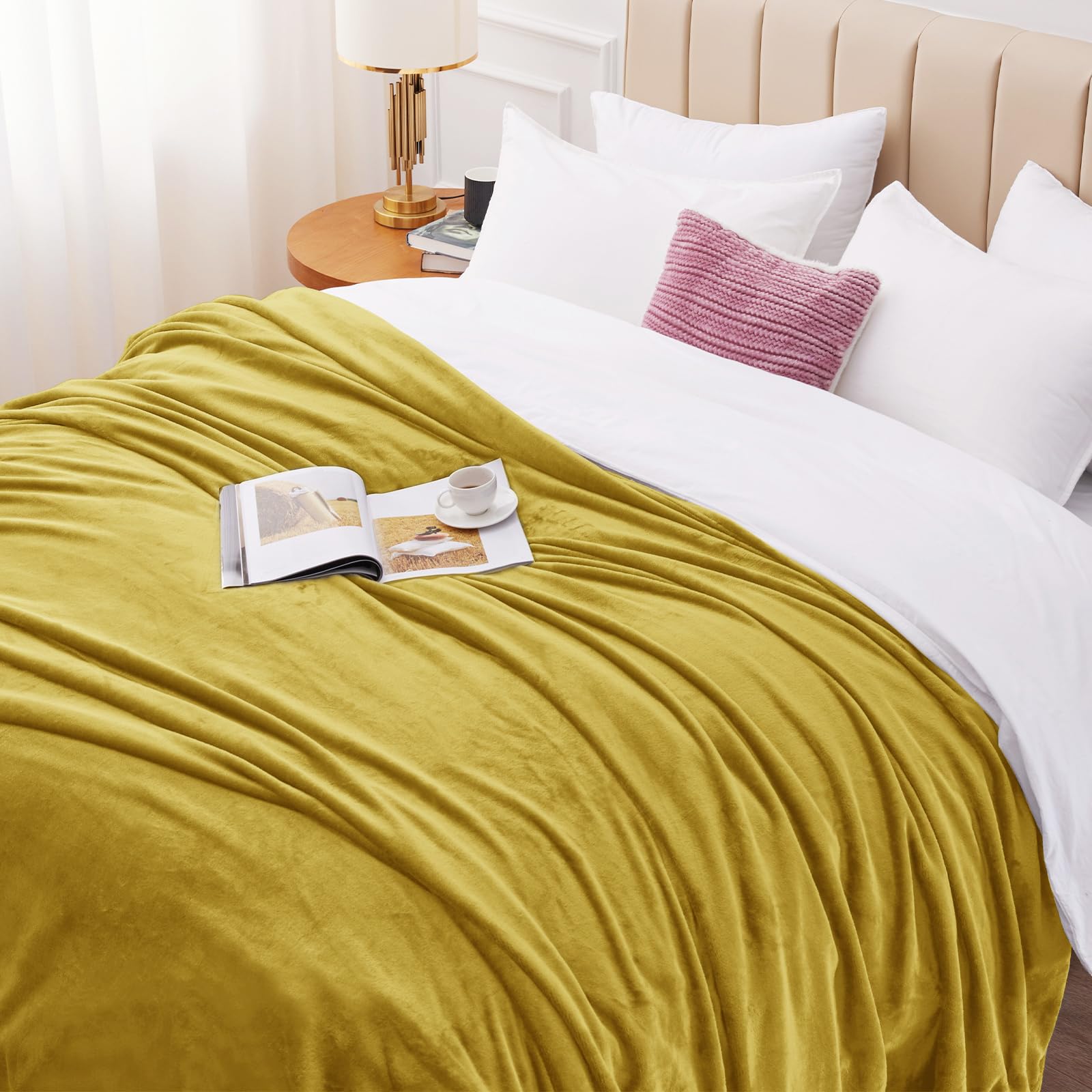 WAVVE Coperta Plaid Pile di Flanella 260gsm - 150x200 cm, Giallo - Coperta Pelosa 200x150 - Divano/Letto Singolo/Matrimoniale, Copridivano di Microfibra Calda e Morbida
