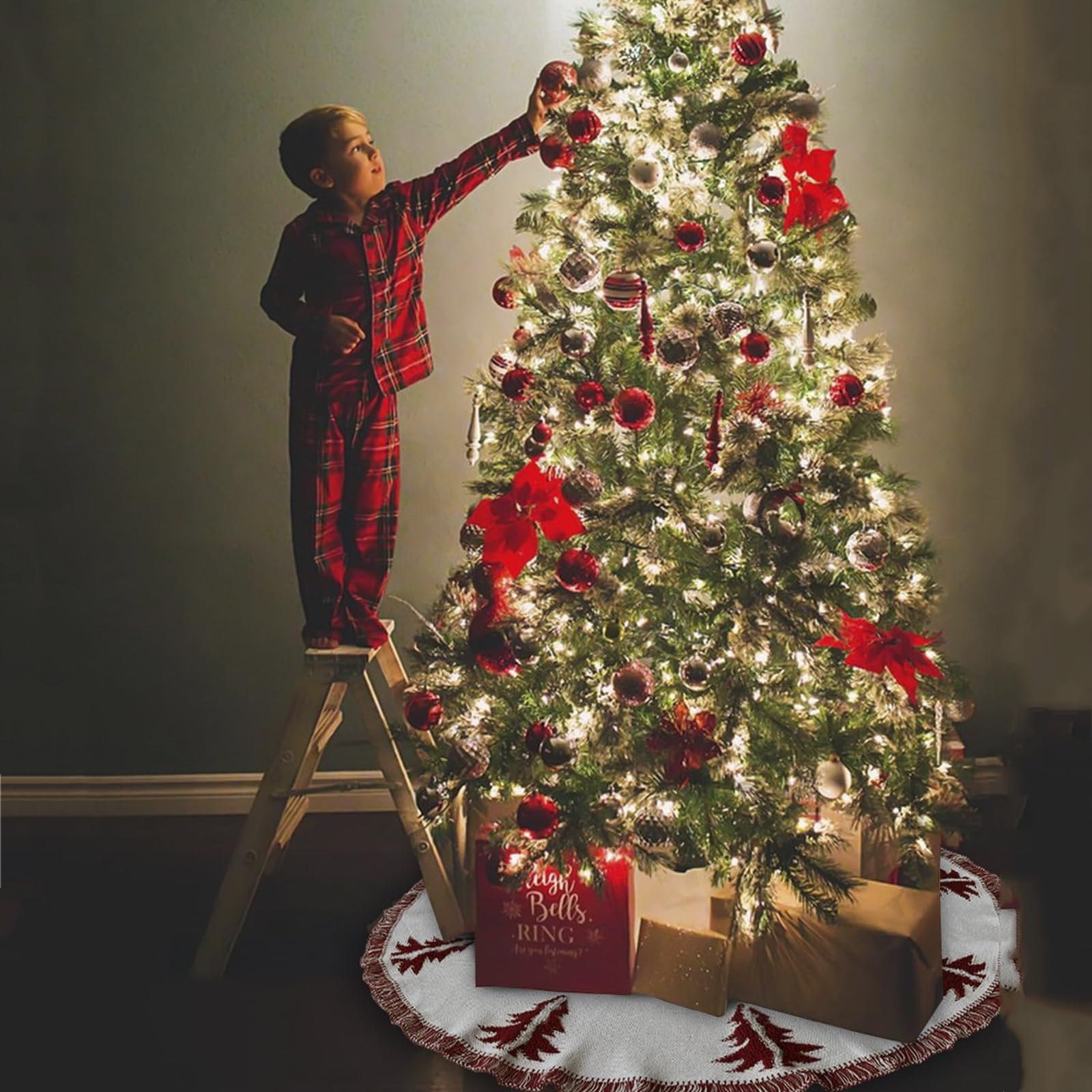Gonna per Albero di Natale Maglia Bianca 122 cm, Tappeto per Albero Rotonda con Nappa,Motivi 3D per Alberi di Natale, Grande Copri Piedi Albero Natale per Natale Capodanno Festa in Casa