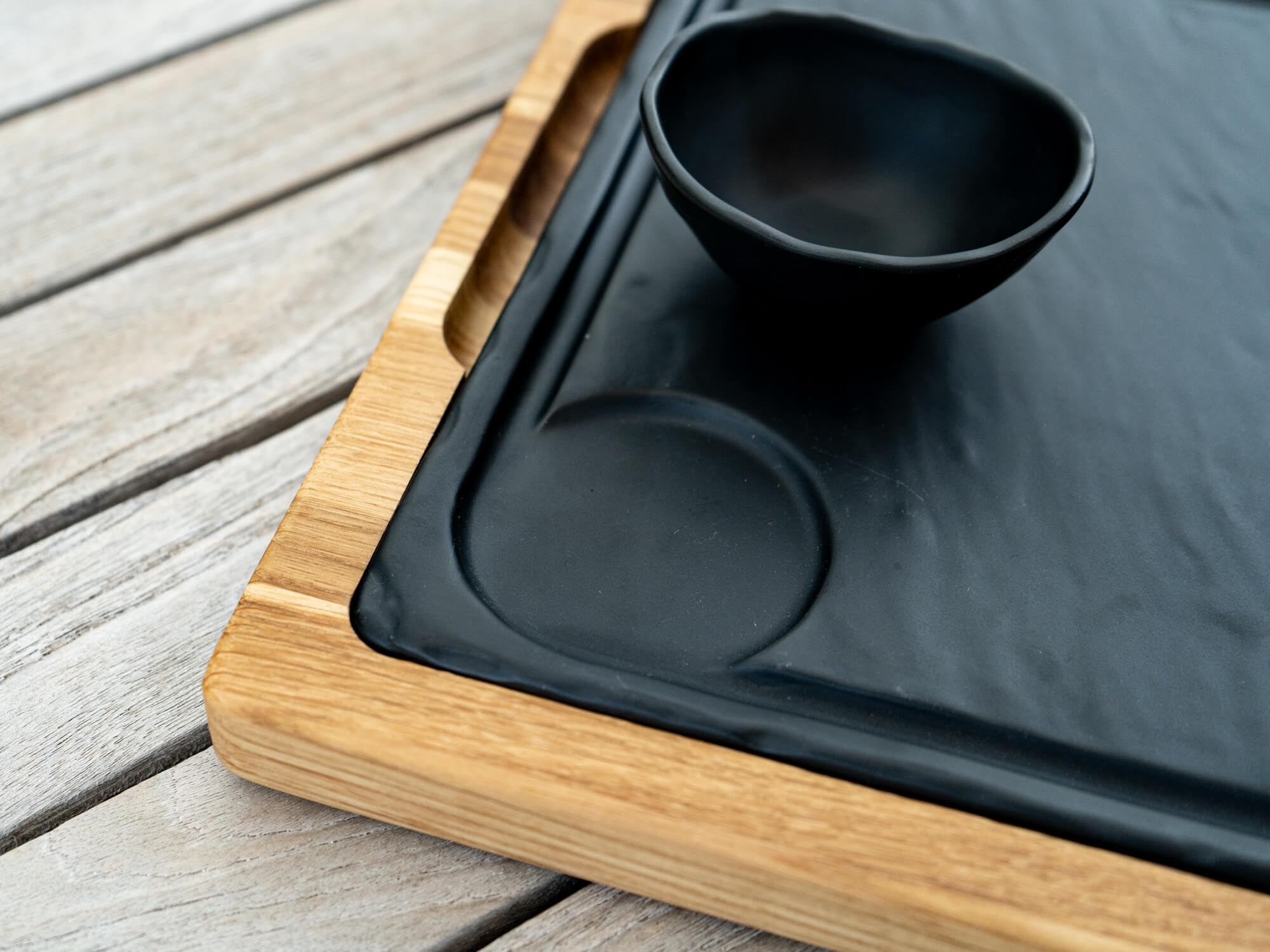 Plato para servir con tabla de roble, 1 plato de porcelana y 1 cuenco de porcelana con aspecto de pizarra