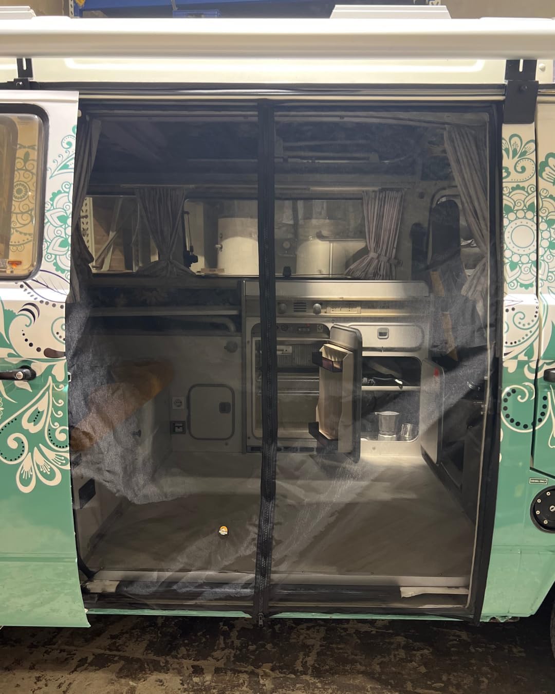 Magnetic Mosquito Mesh Screen 2PC Set Compatible with VW T25/T3 Westfalia – Sliding Door & Rear Hatch